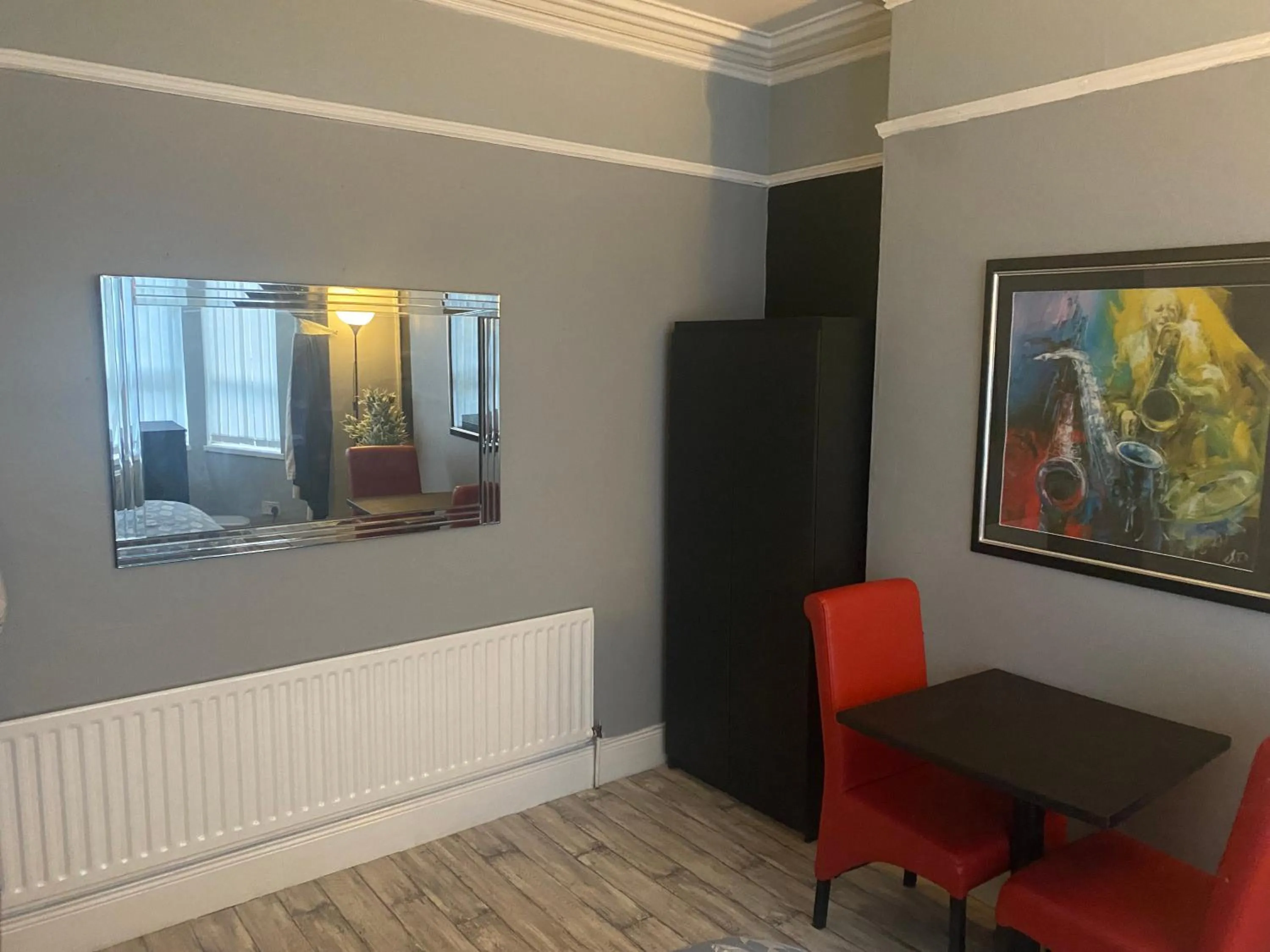 Deluxe Room in bnb STRICTLY OVER 25 ONLY