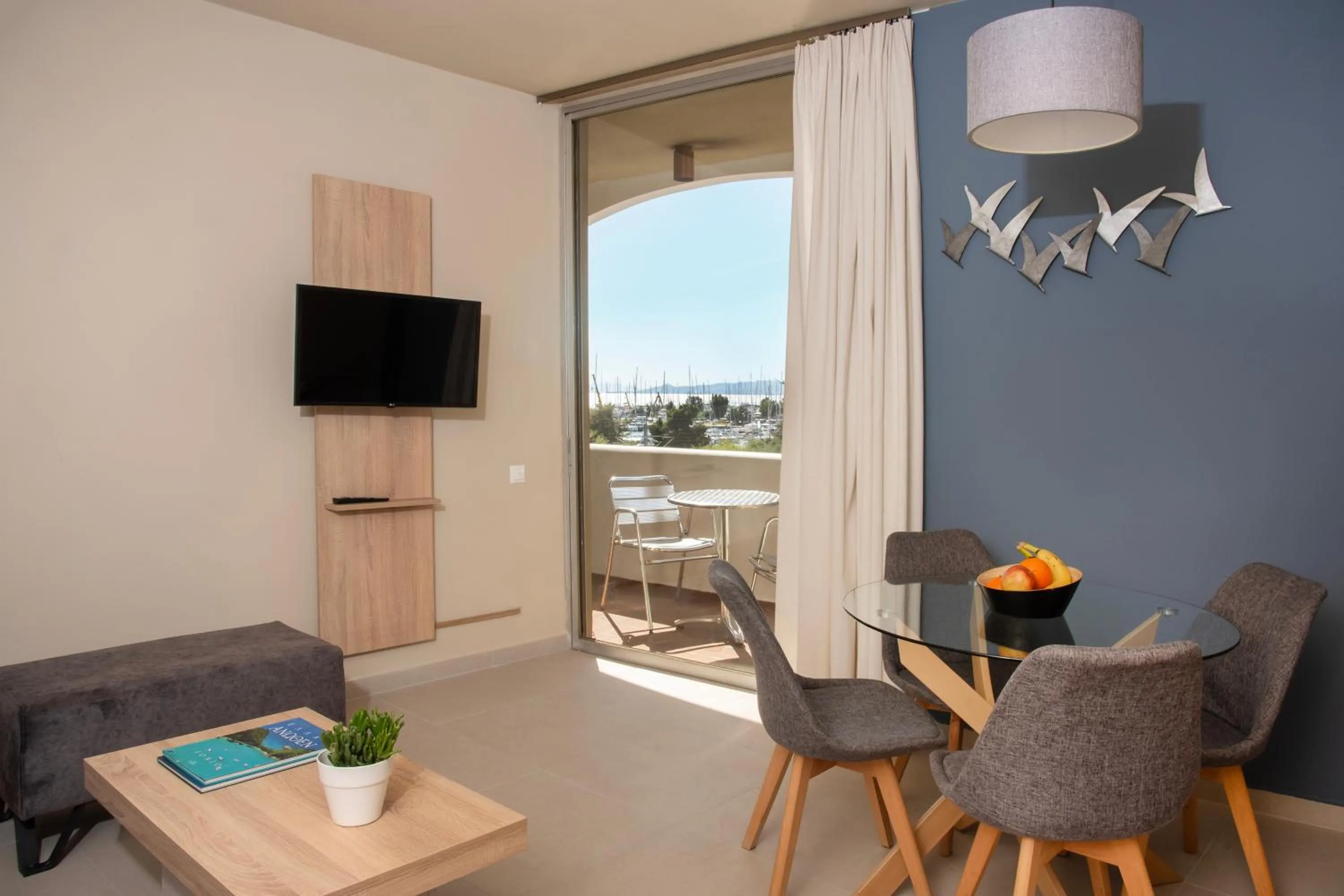 TV and multimedia in Marina Alimos Hotel Apartments