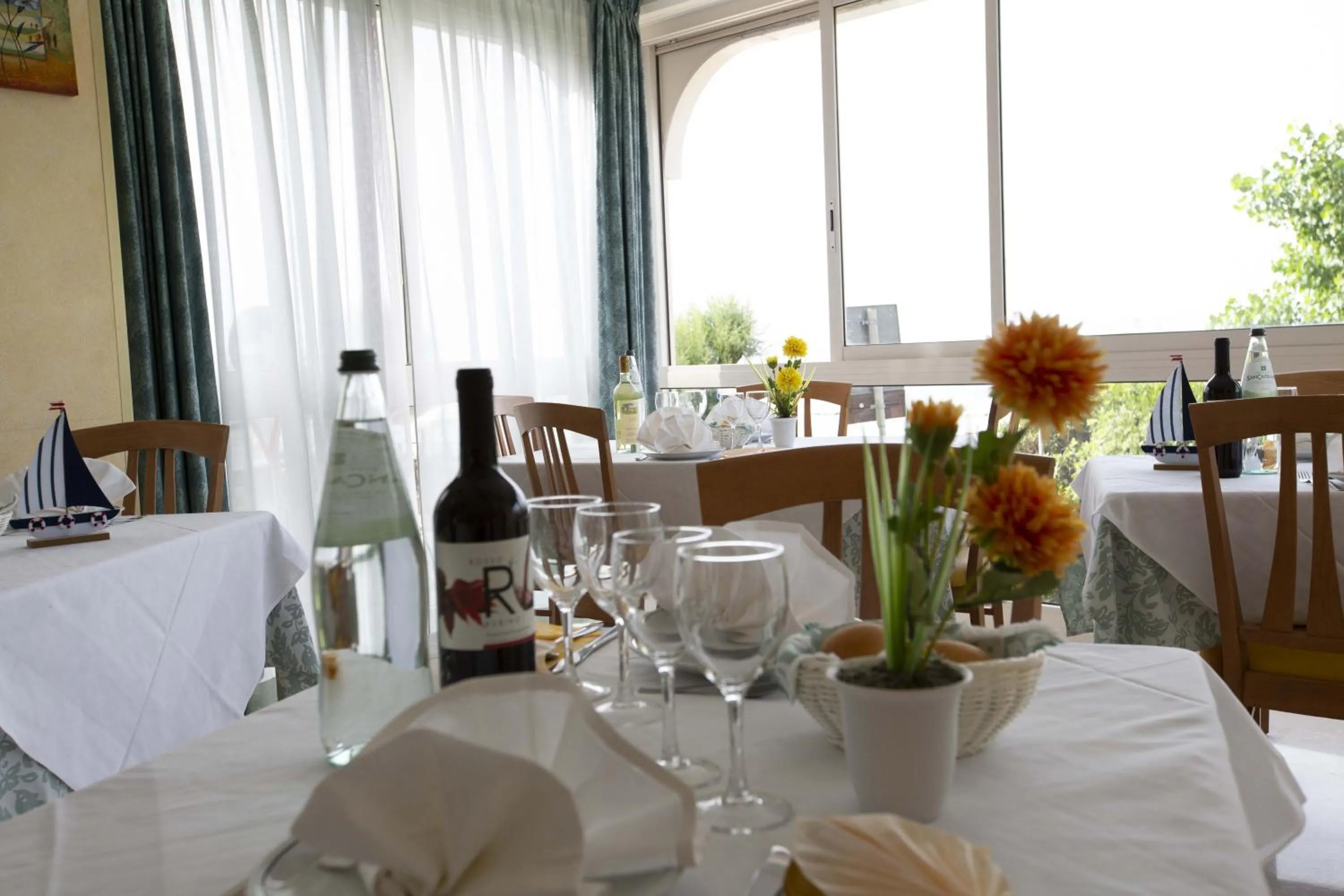 Restaurant/places to eat in Hotel Gloria