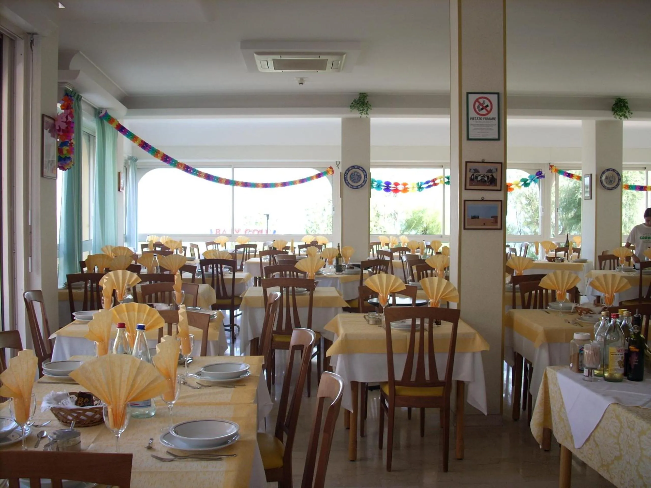 Restaurant/places to eat in Hotel Gloria