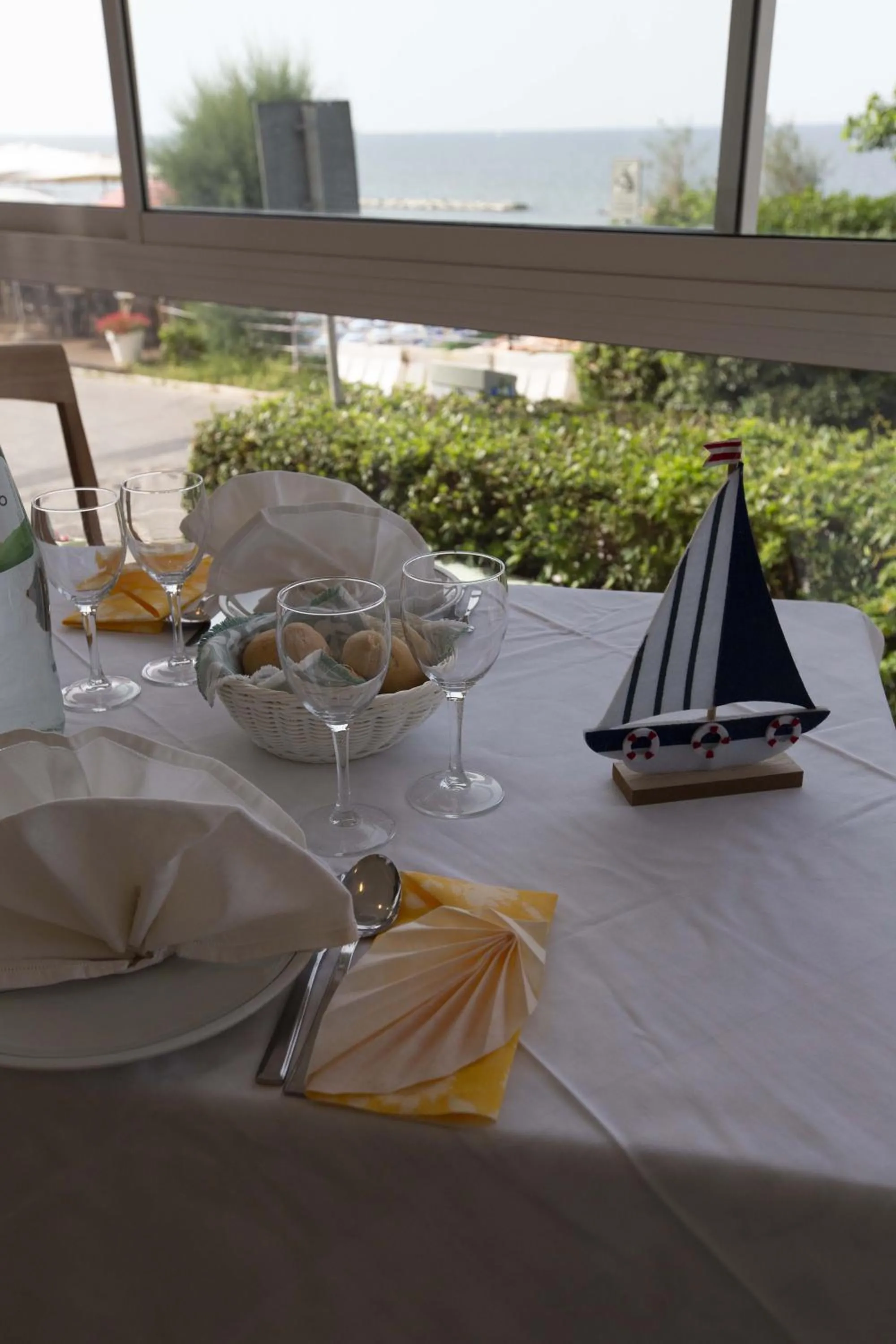 Restaurant/places to eat in Hotel Gloria