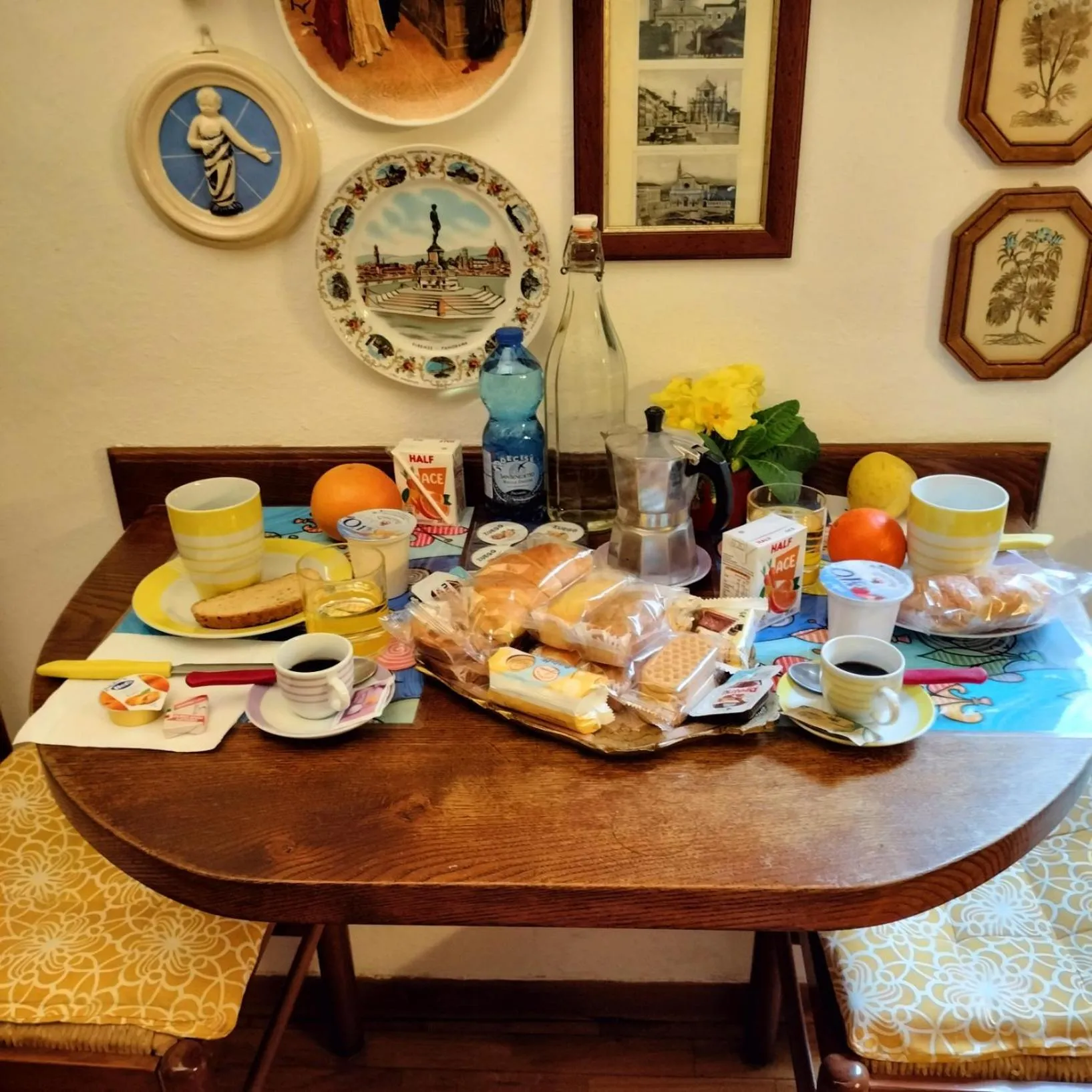 Breakfast in BB Tre Gigli Firenze stazione, via Palazzuolo 55