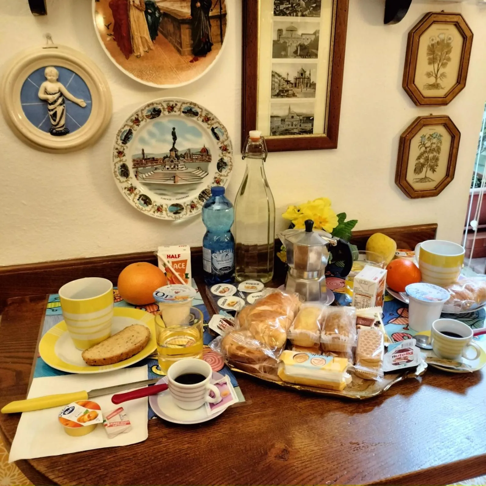 Breakfast in BB Tre Gigli Firenze stazione, via Palazzuolo 55