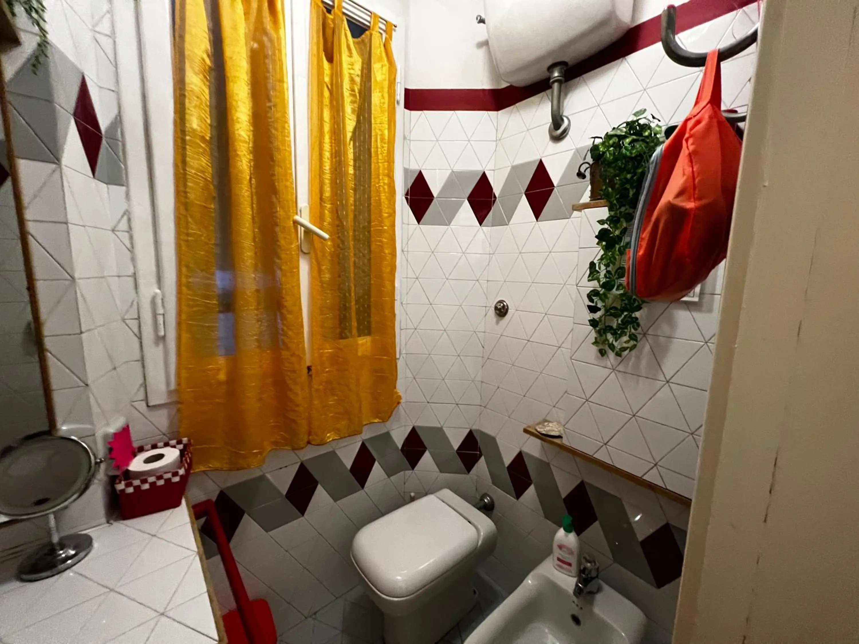 Shower in BB Tre Gigli Firenze stazione, via Palazzuolo 55