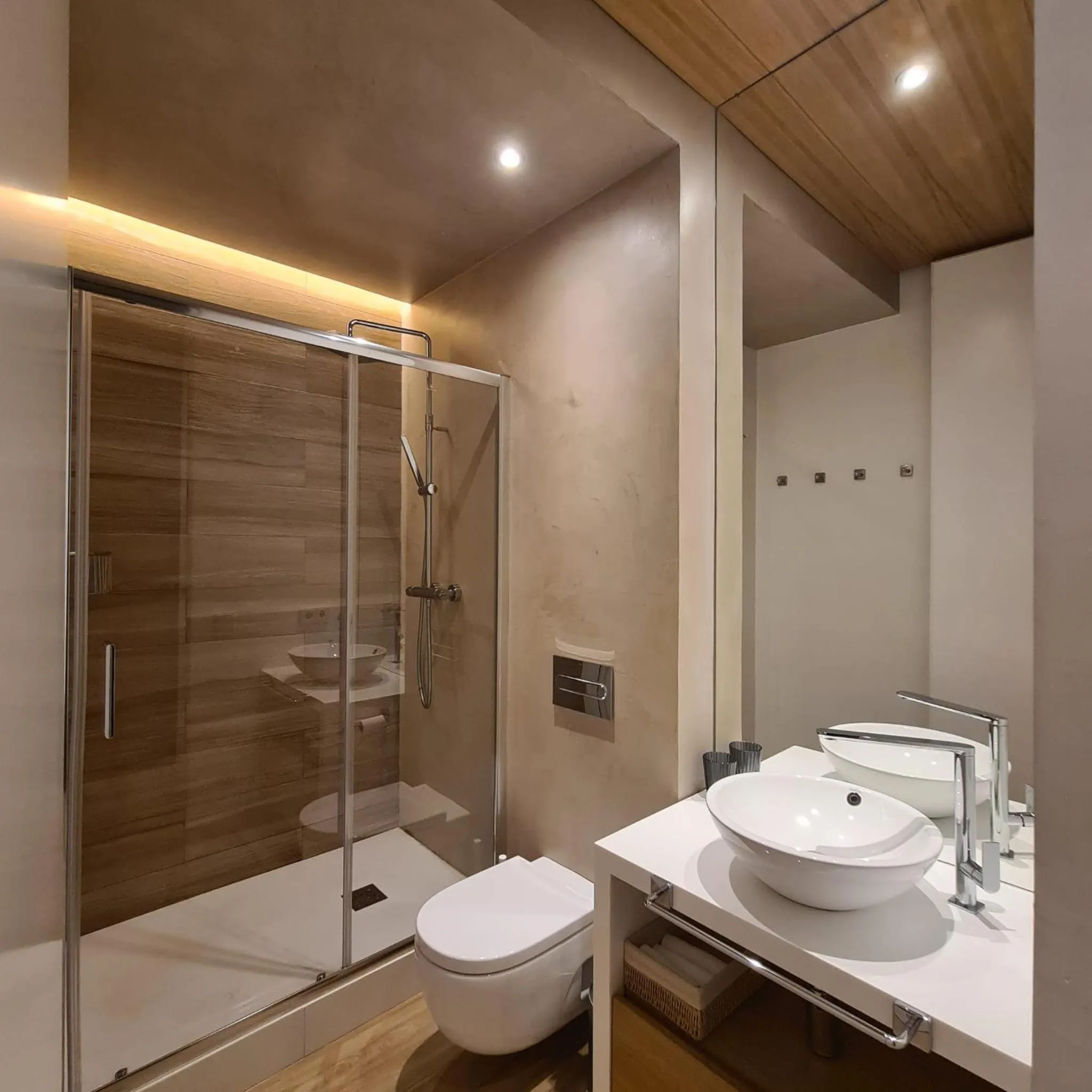 Bathroom in Tendillas Plaza