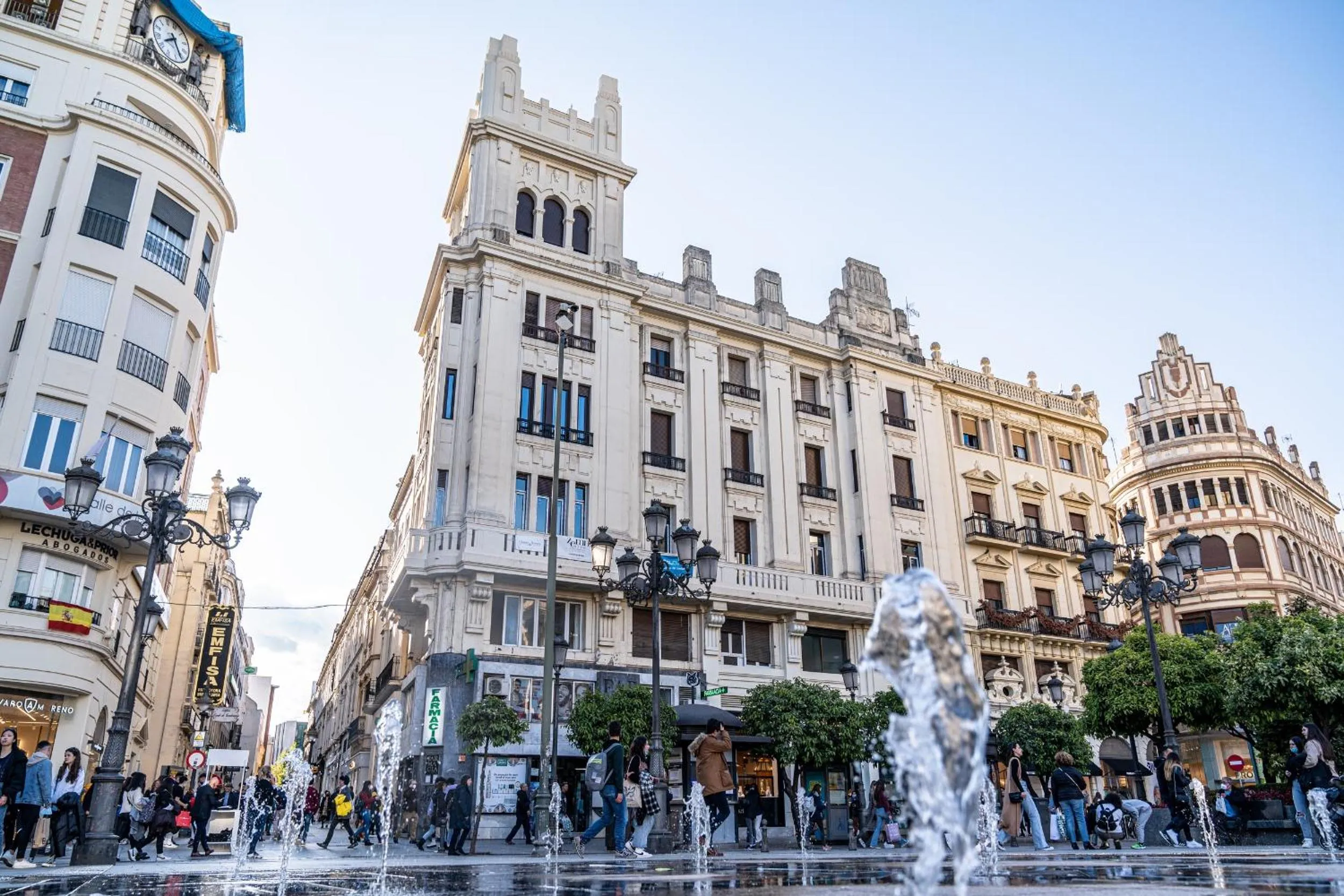 Facade/entrance in Tendillas Plaza