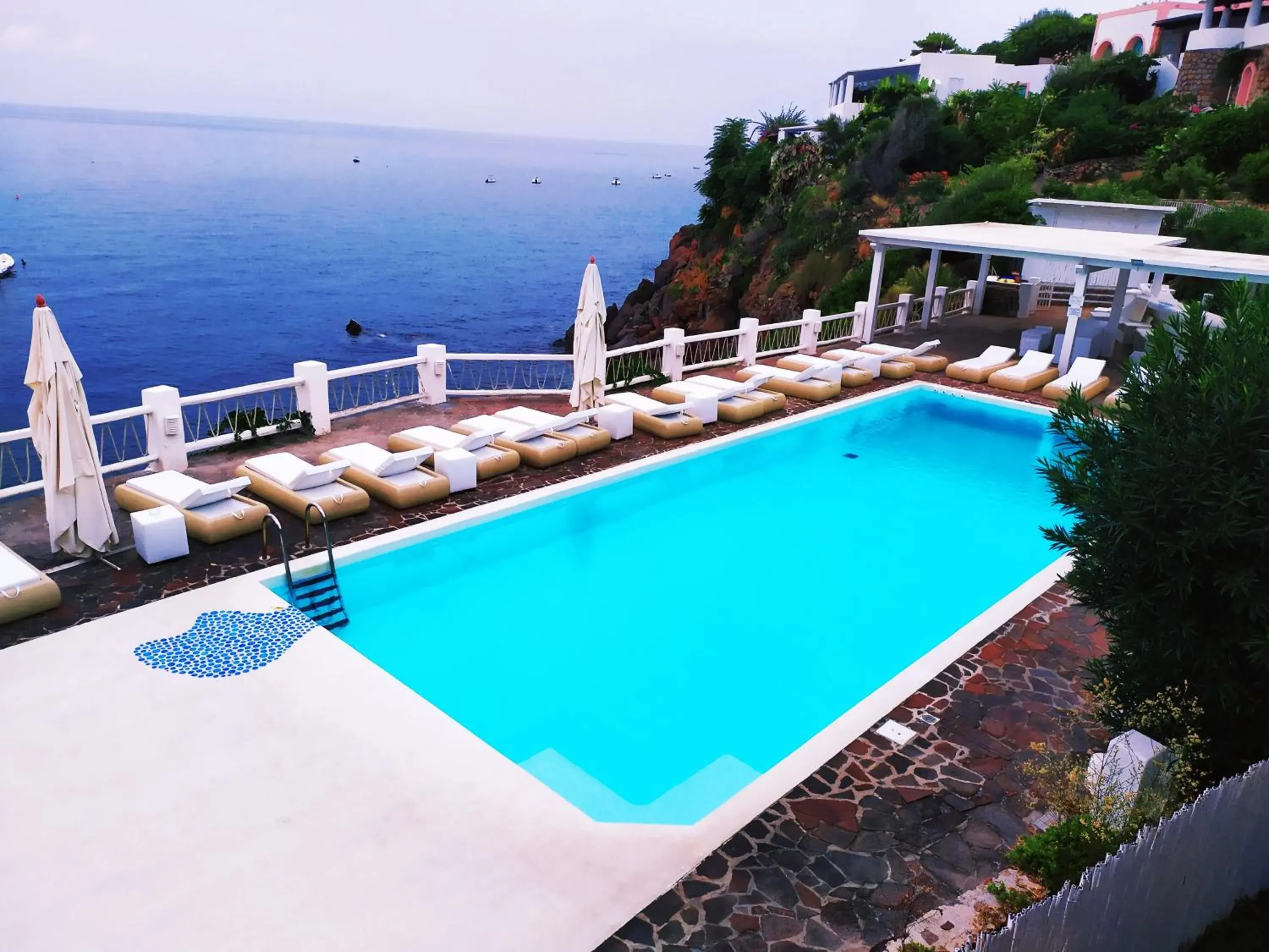 Swimming Pool in Hotel La Piazza