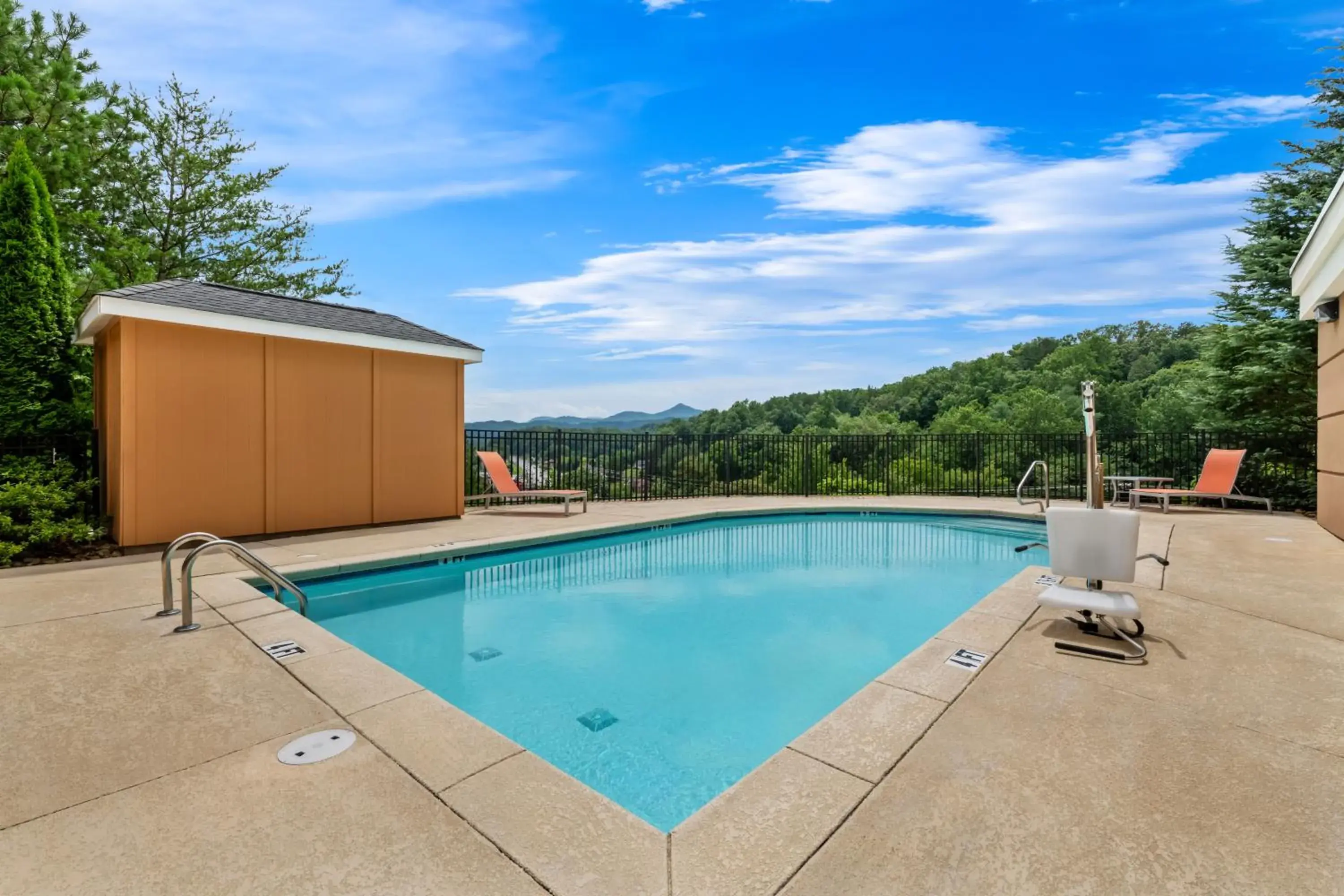 Pool view in Comfort Inn Sylva - Cullowhee Pool view in Comfort Inn Sylva - Cullowhee