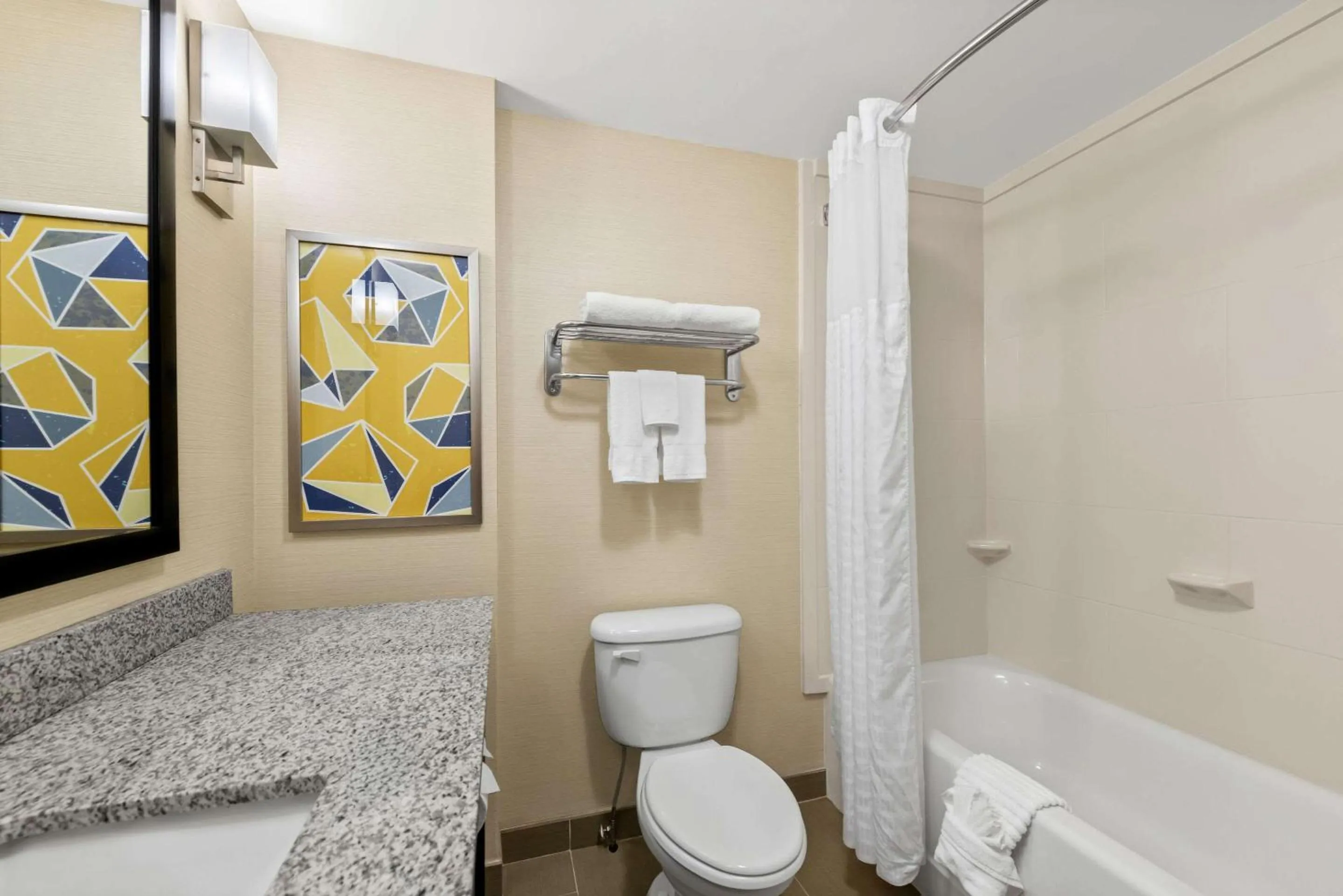 Bedroom in Comfort Inn Sylva - Cullowhee