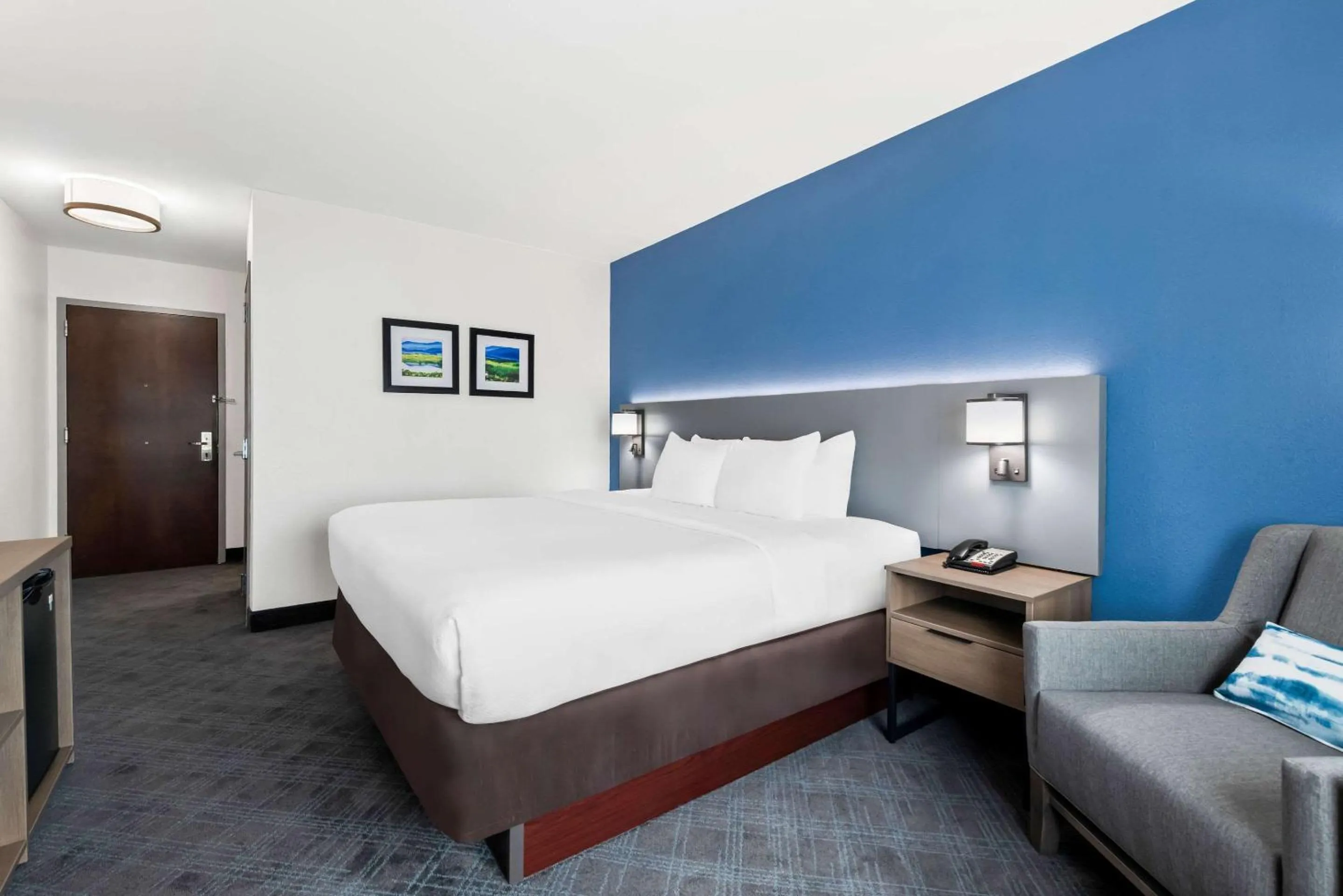 Bedroom, Bed in Comfort Inn Sylva - Cullowhee