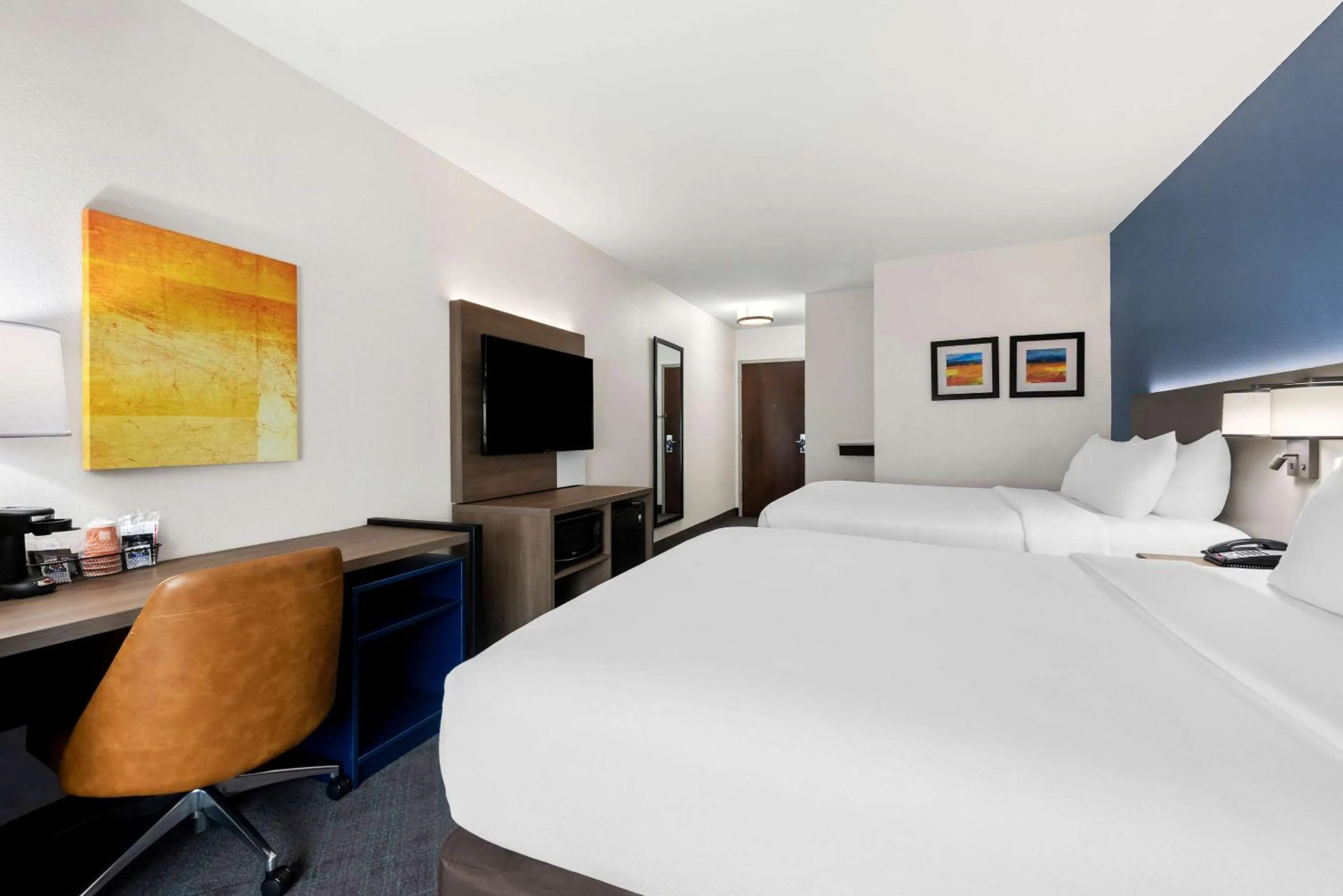 Bedroom, Bed in Comfort Inn Sylva - Cullowhee