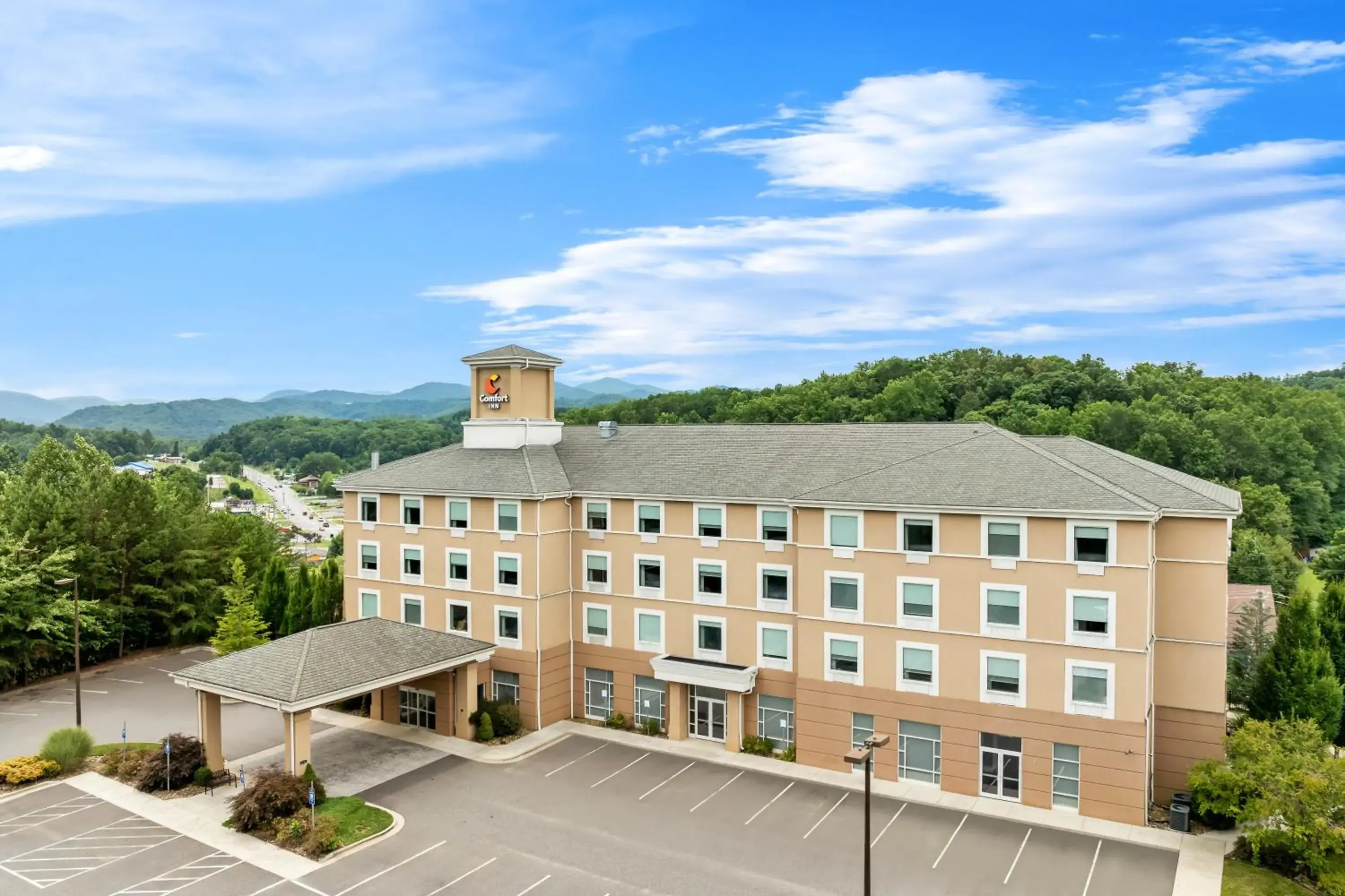 Property building in Comfort Inn Sylva - Cullowhee Property building in Comfort Inn Sylva - Cullowhee
