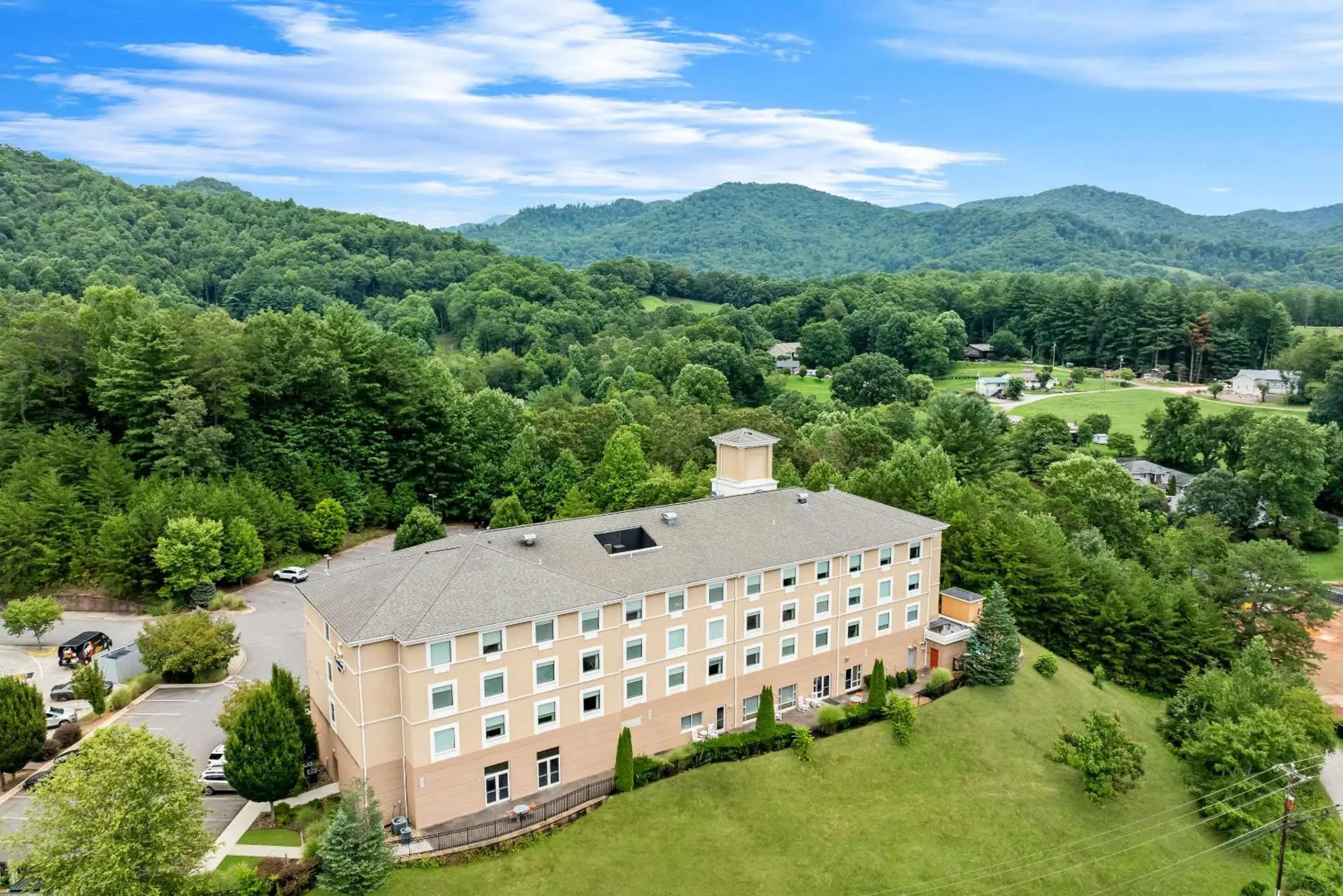 Property building in Comfort Inn Sylva - Cullowhee Property building in Comfort Inn Sylva - Cullowhee