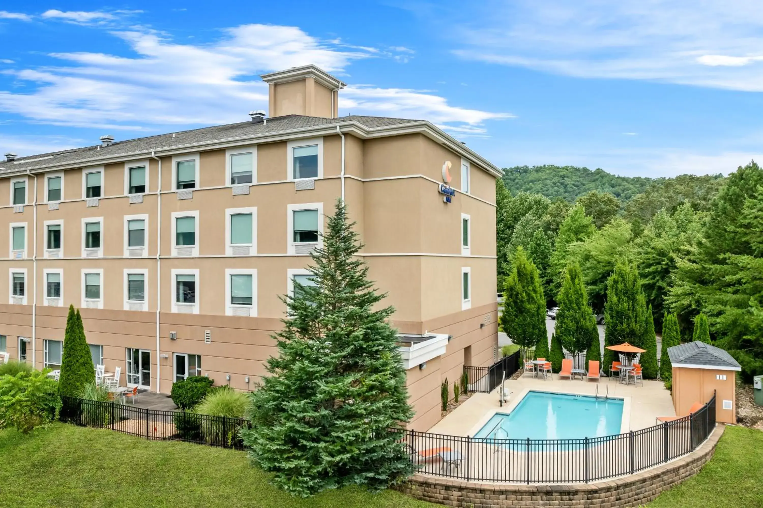 Property building in Comfort Inn Sylva - Cullowhee Property building in Comfort Inn Sylva - Cullowhee