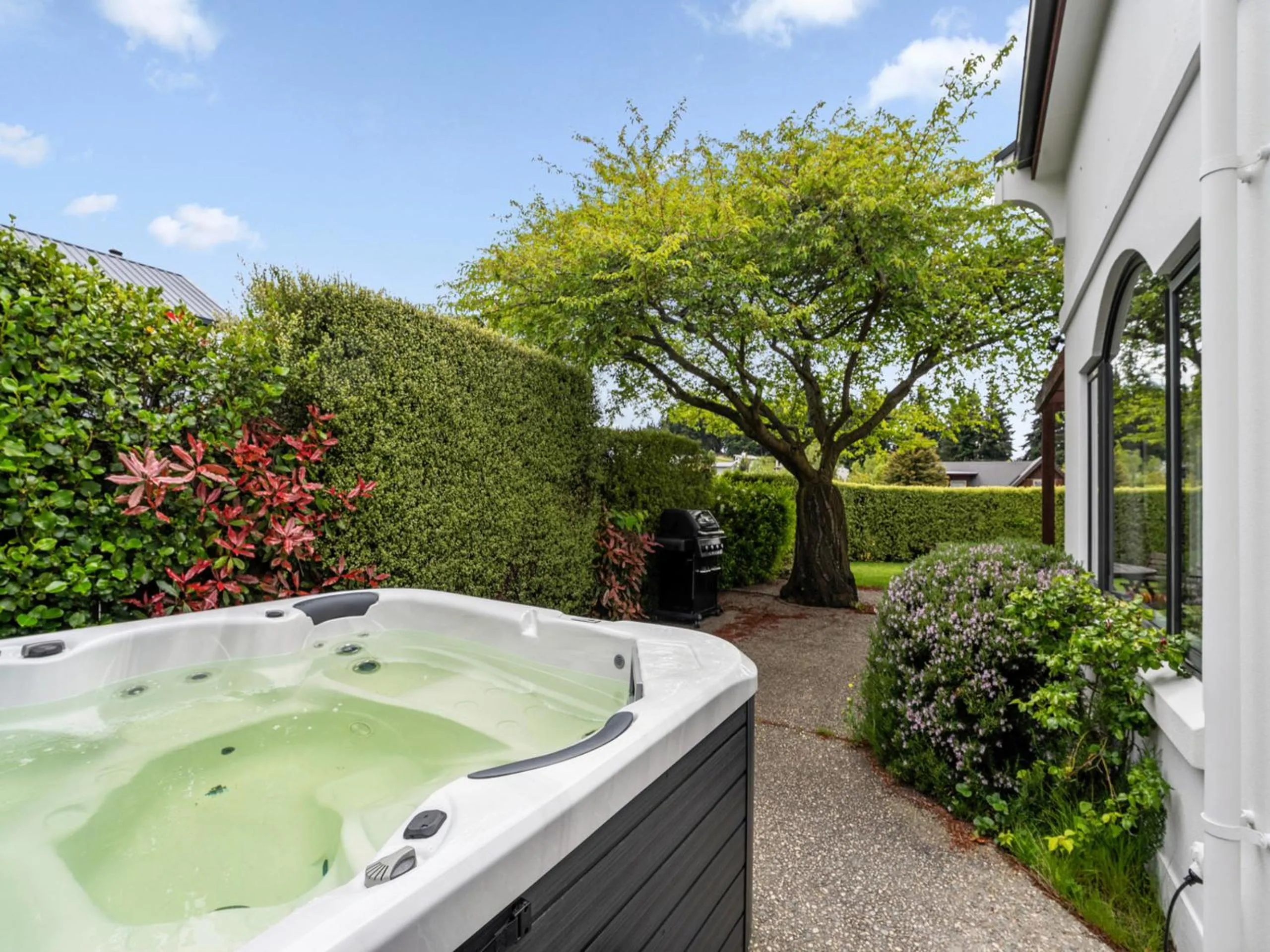 Kokomea House - Wanaka Holiday Home