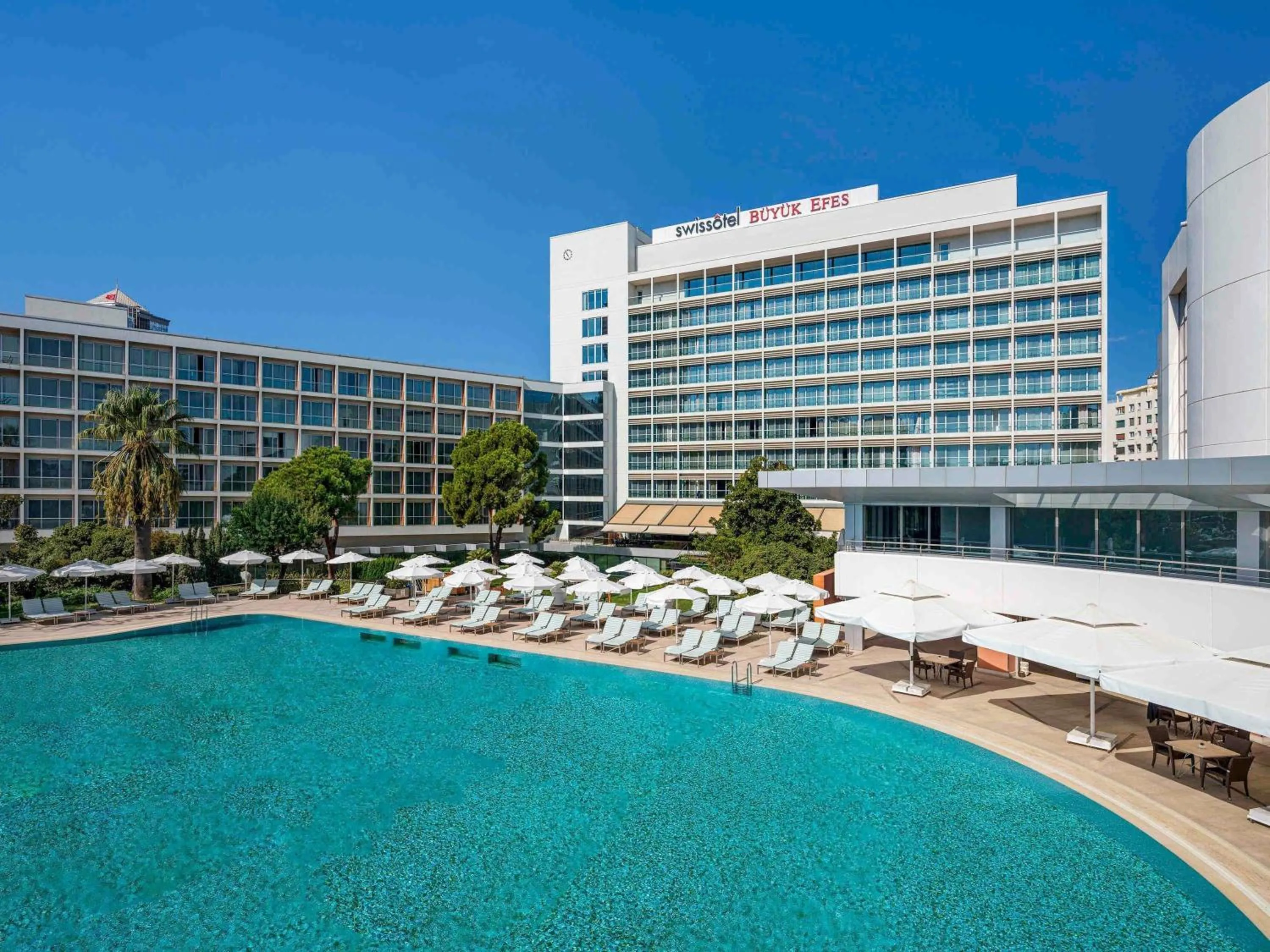 Lounge or bar in Swissotel Buyuk Efes Izmir