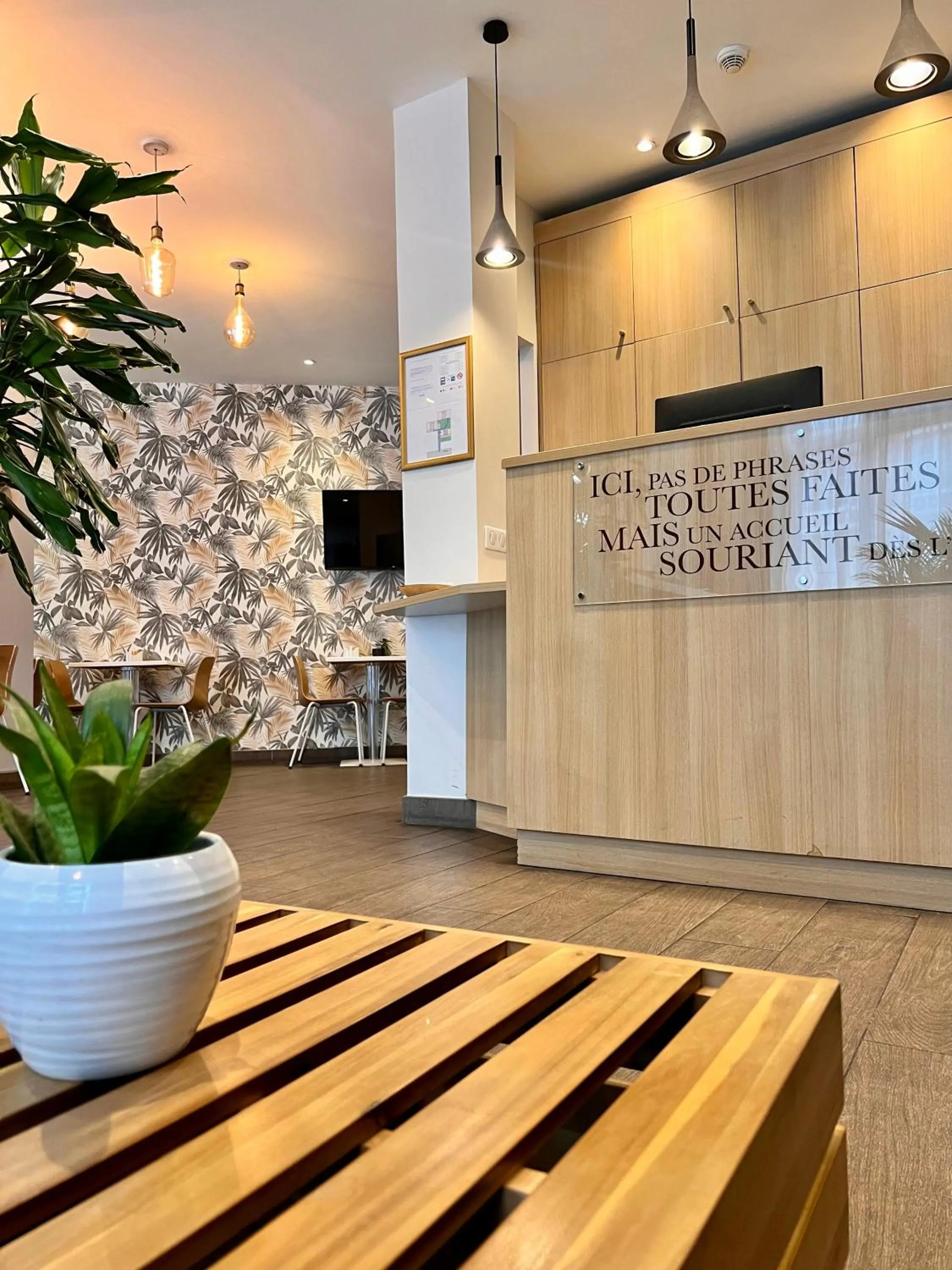 Property building in Kyriad Paris 18 - Porte de Clignancourt - Montmartre