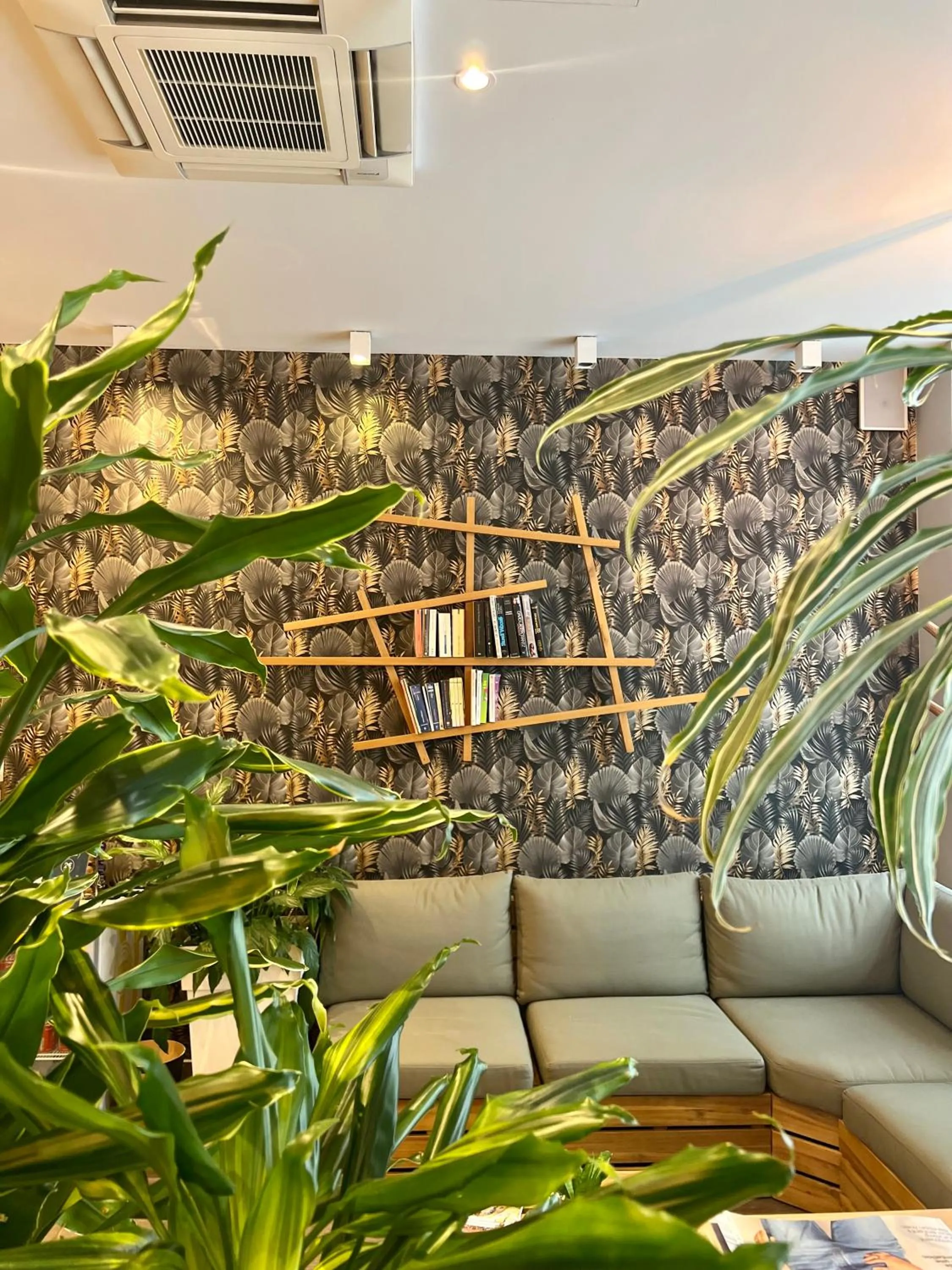 Property building in Kyriad Paris 18 - Porte de Clignancourt - Montmartre