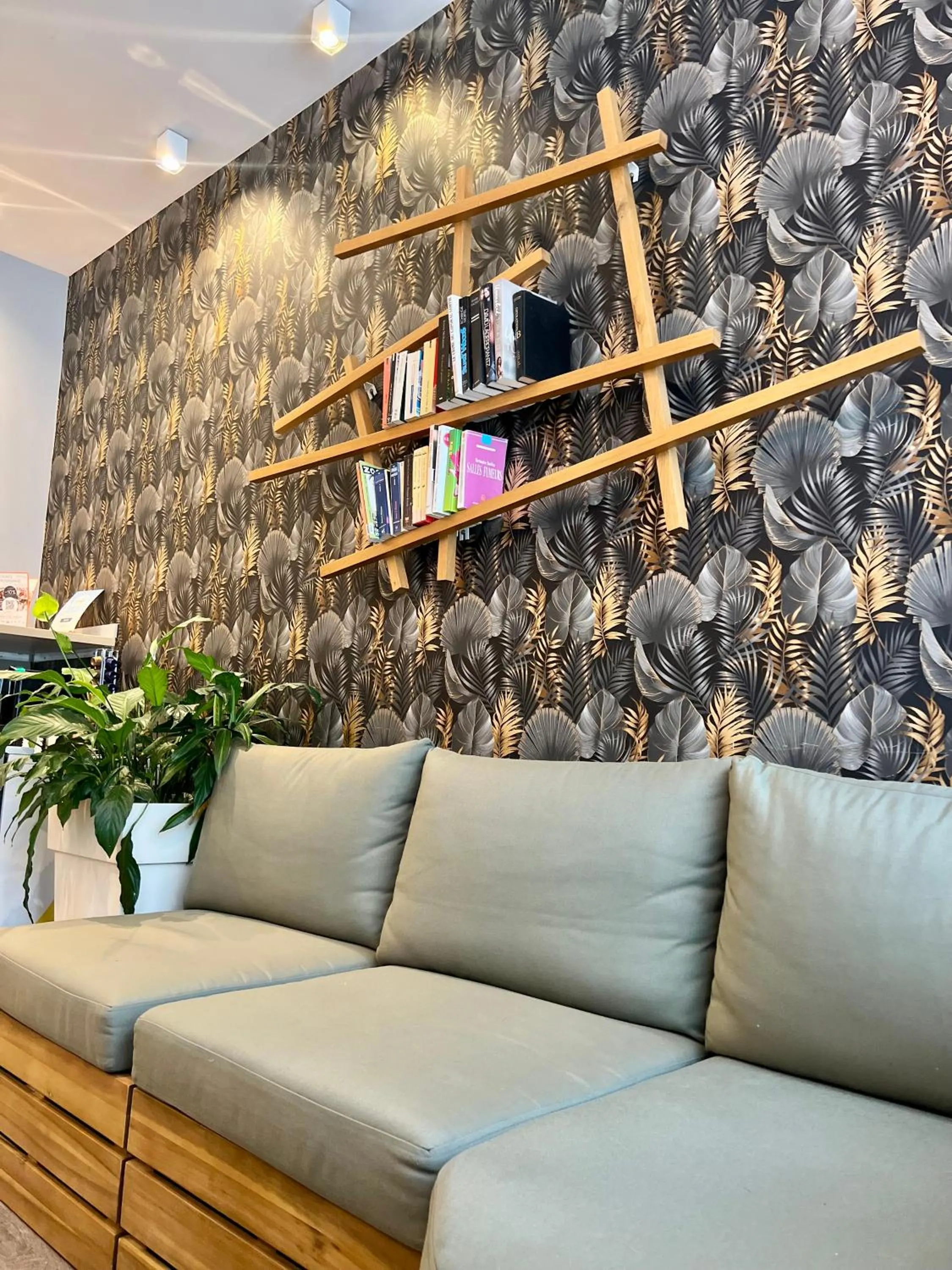 Property building in Kyriad Paris 18 - Porte de Clignancourt - Montmartre