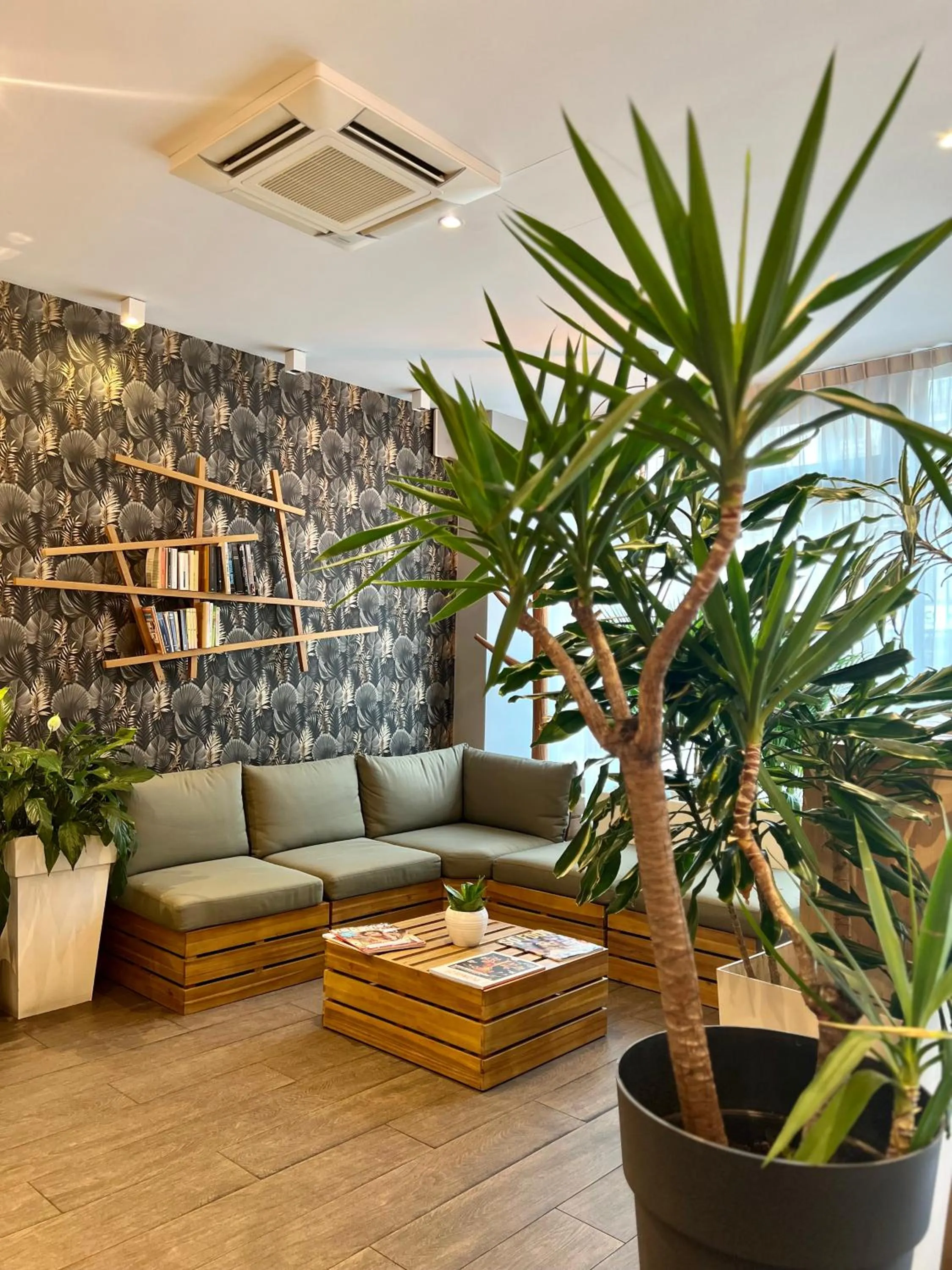 Property building in Kyriad Paris 18 - Porte de Clignancourt - Montmartre