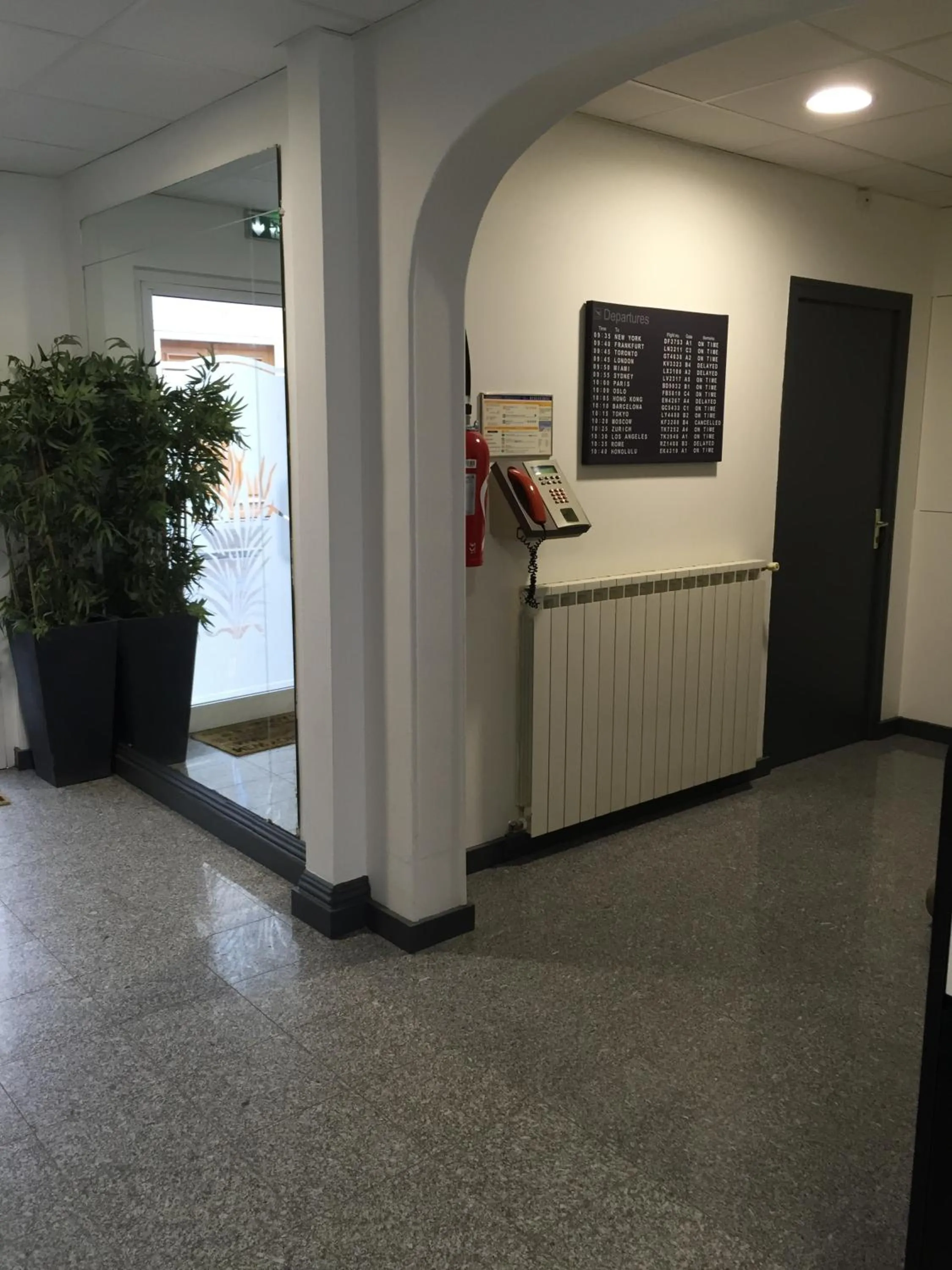 Lobby or reception in Hôtel Moderne