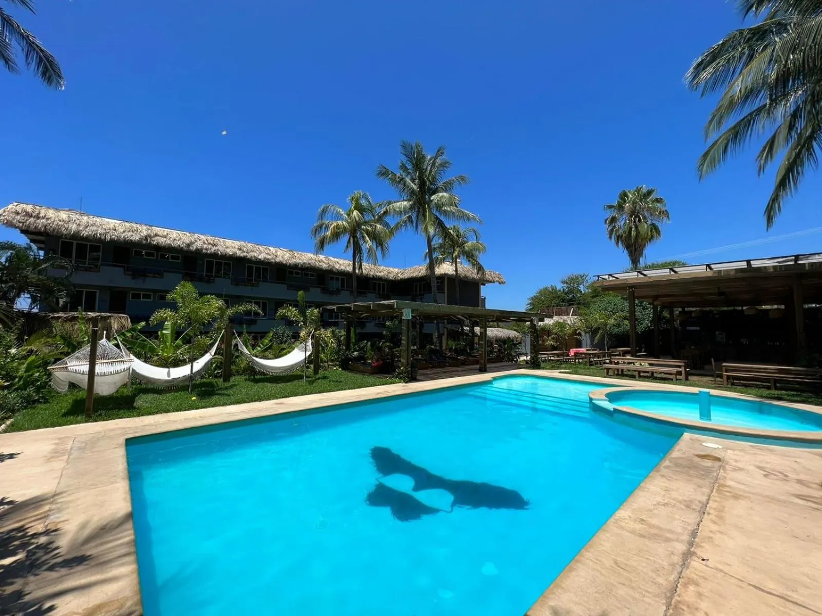 Property building in Straw Hat Surf Hostel & Bar