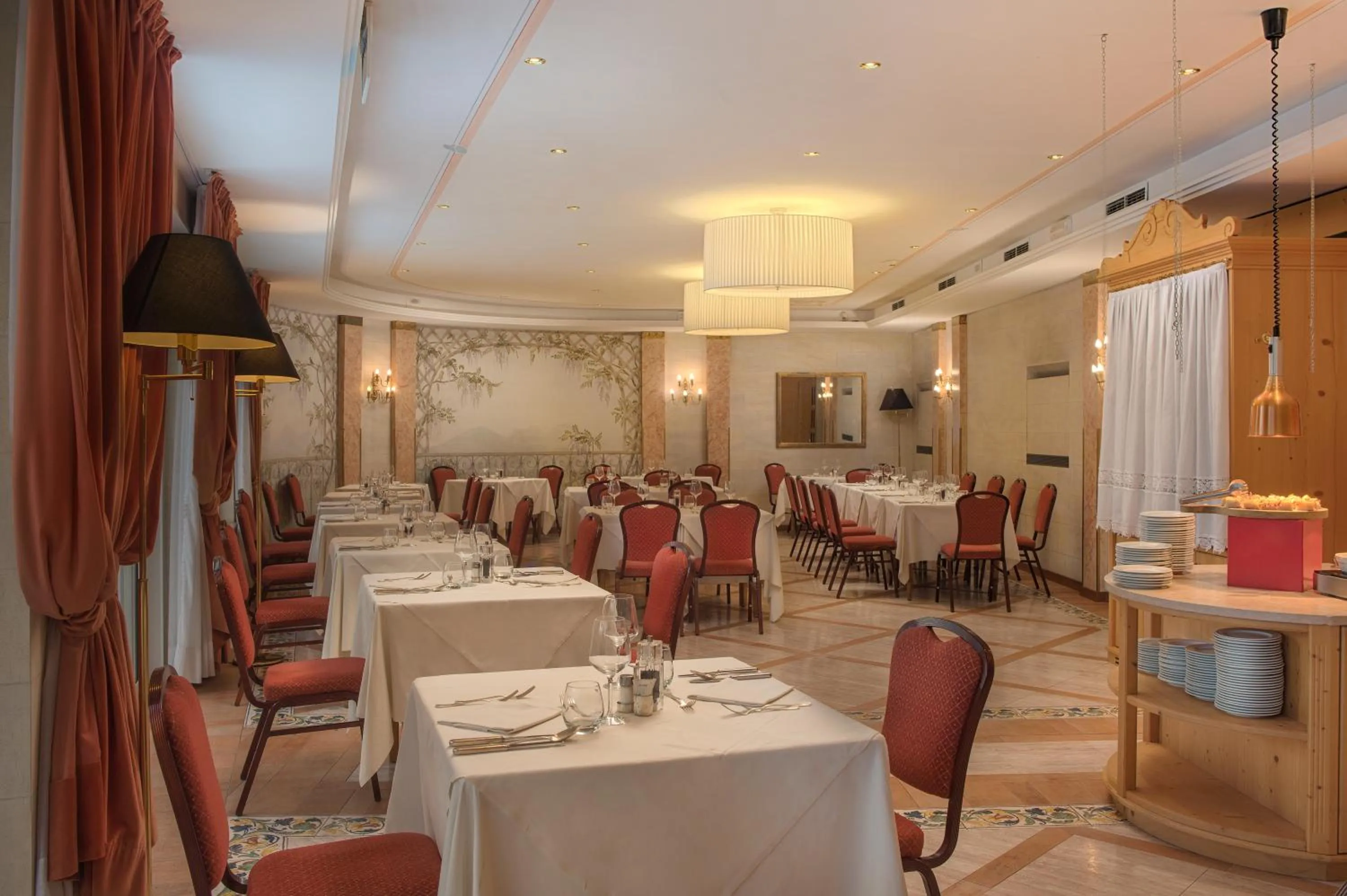 Restaurant/places to eat in Bellavista Relax Hotel