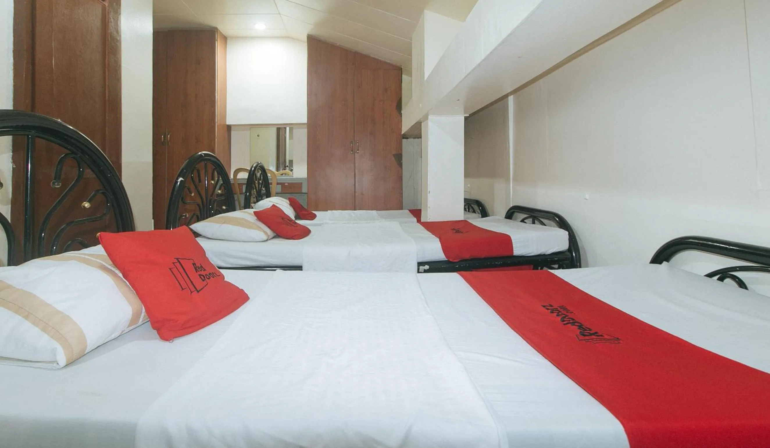 Bed in RedDoorz @ Plaza La Paz Iloilo City
