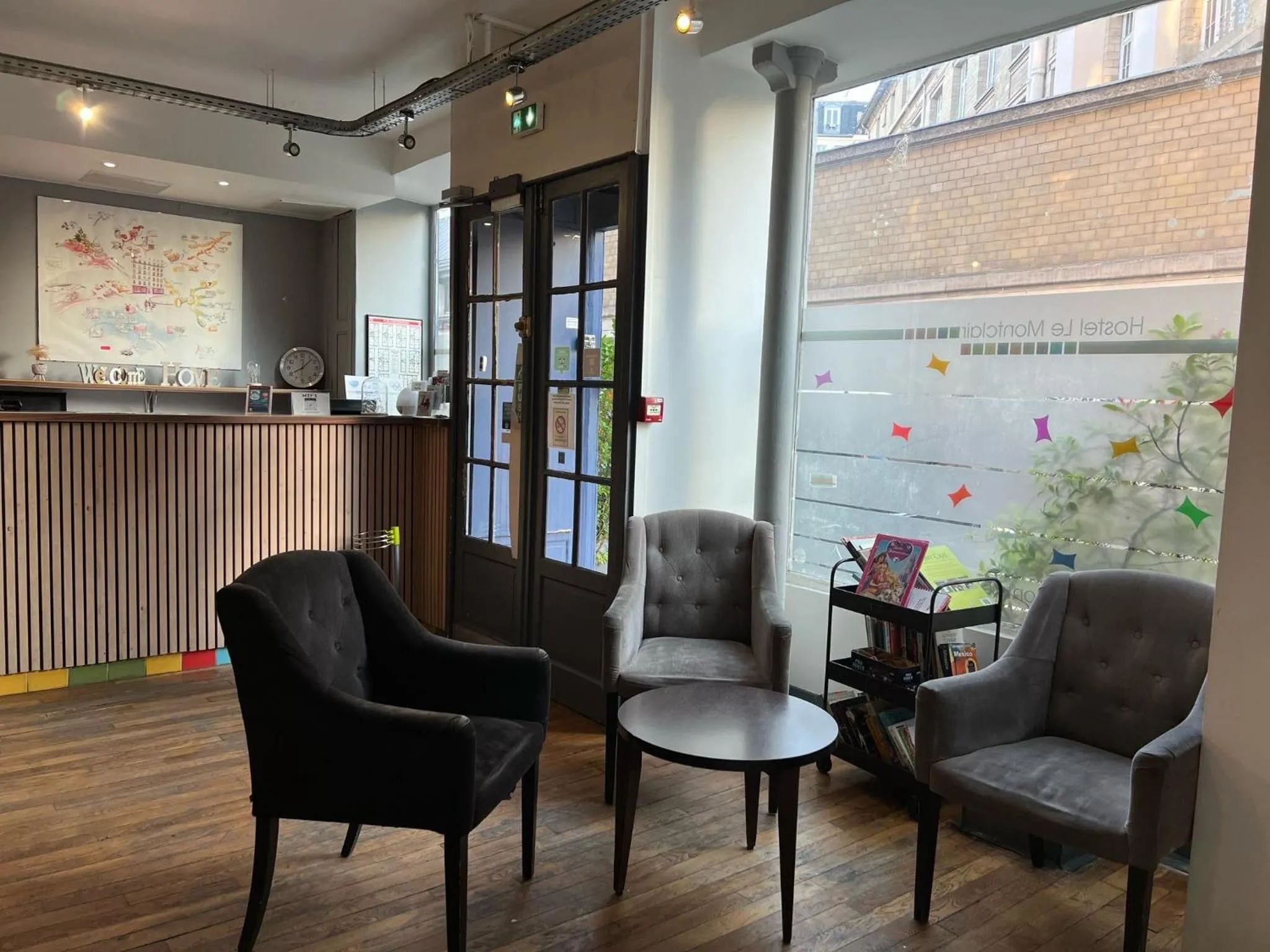 Le Montclair Montmartre by River