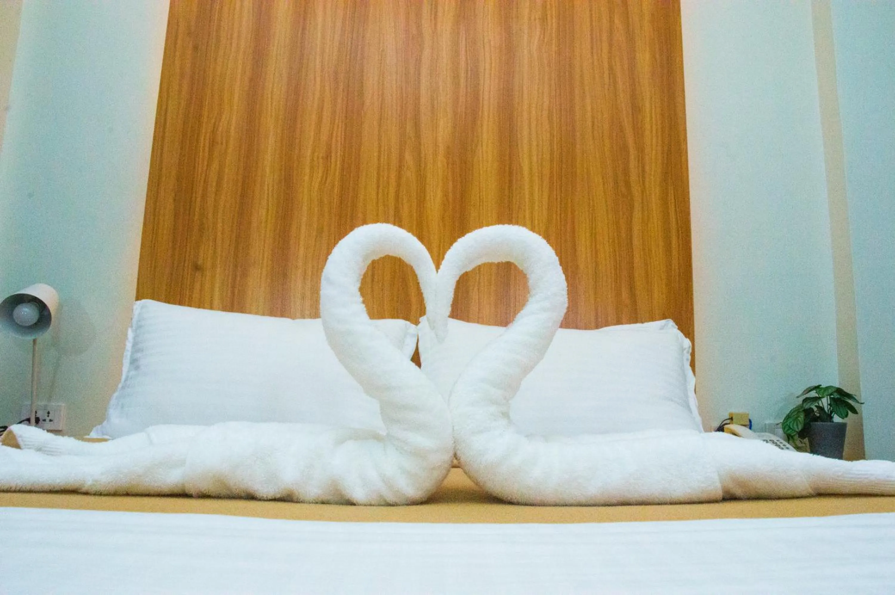 Bedroom in ELTI SUITES By Bluebookers