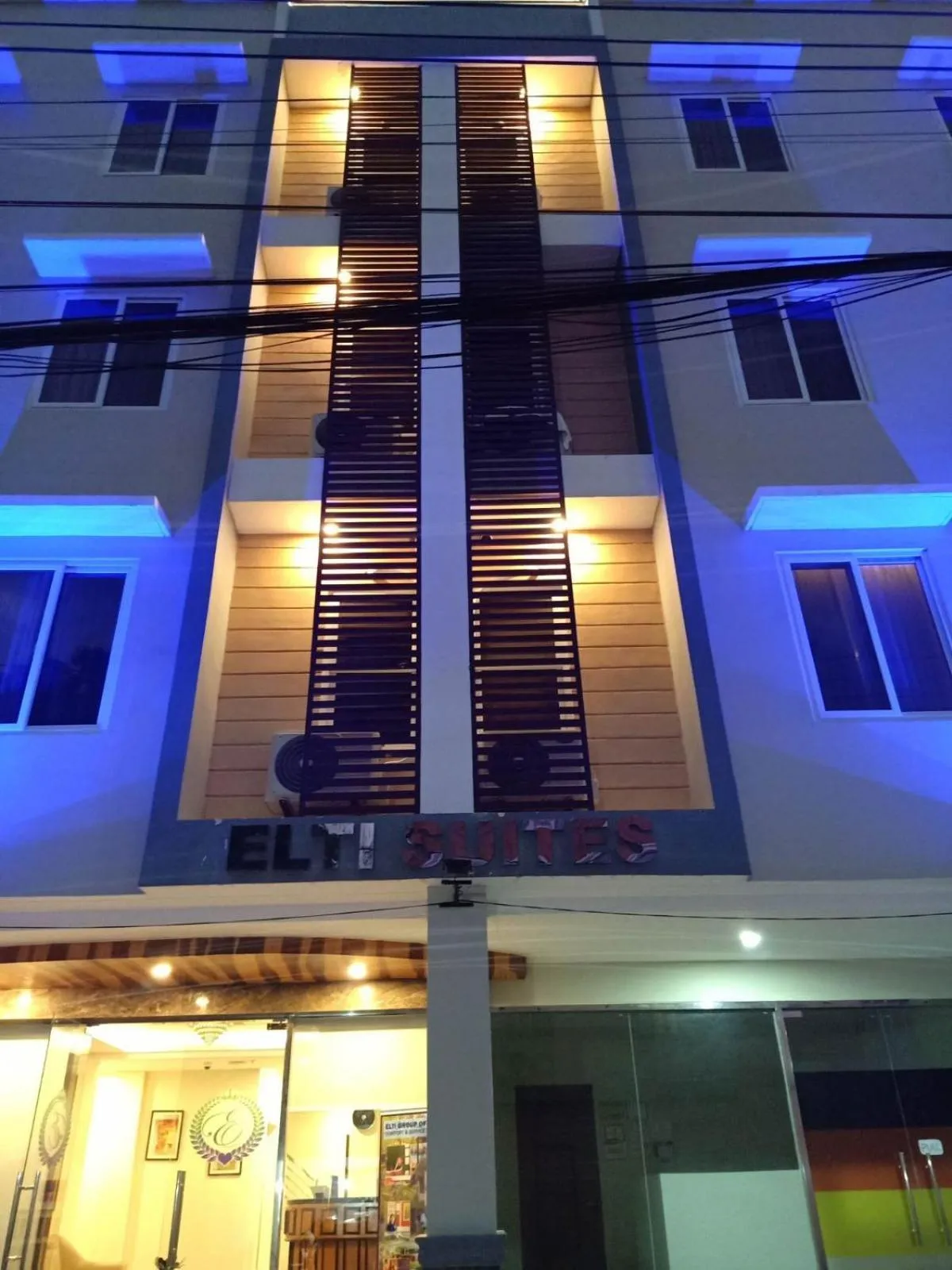 Night in ELTI SUITES By Bluebookers