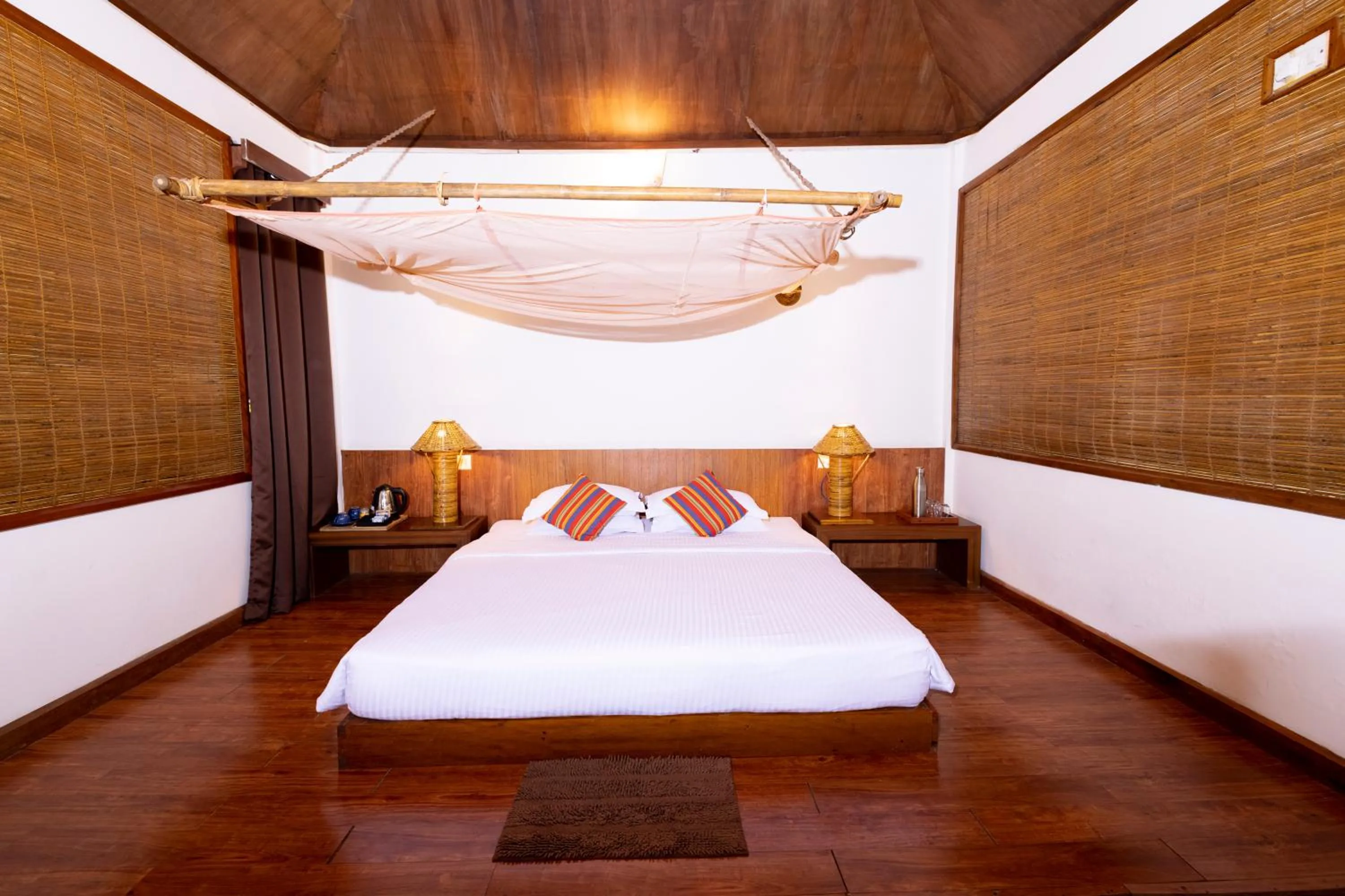 Bedroom, Bed in Wild Orchid