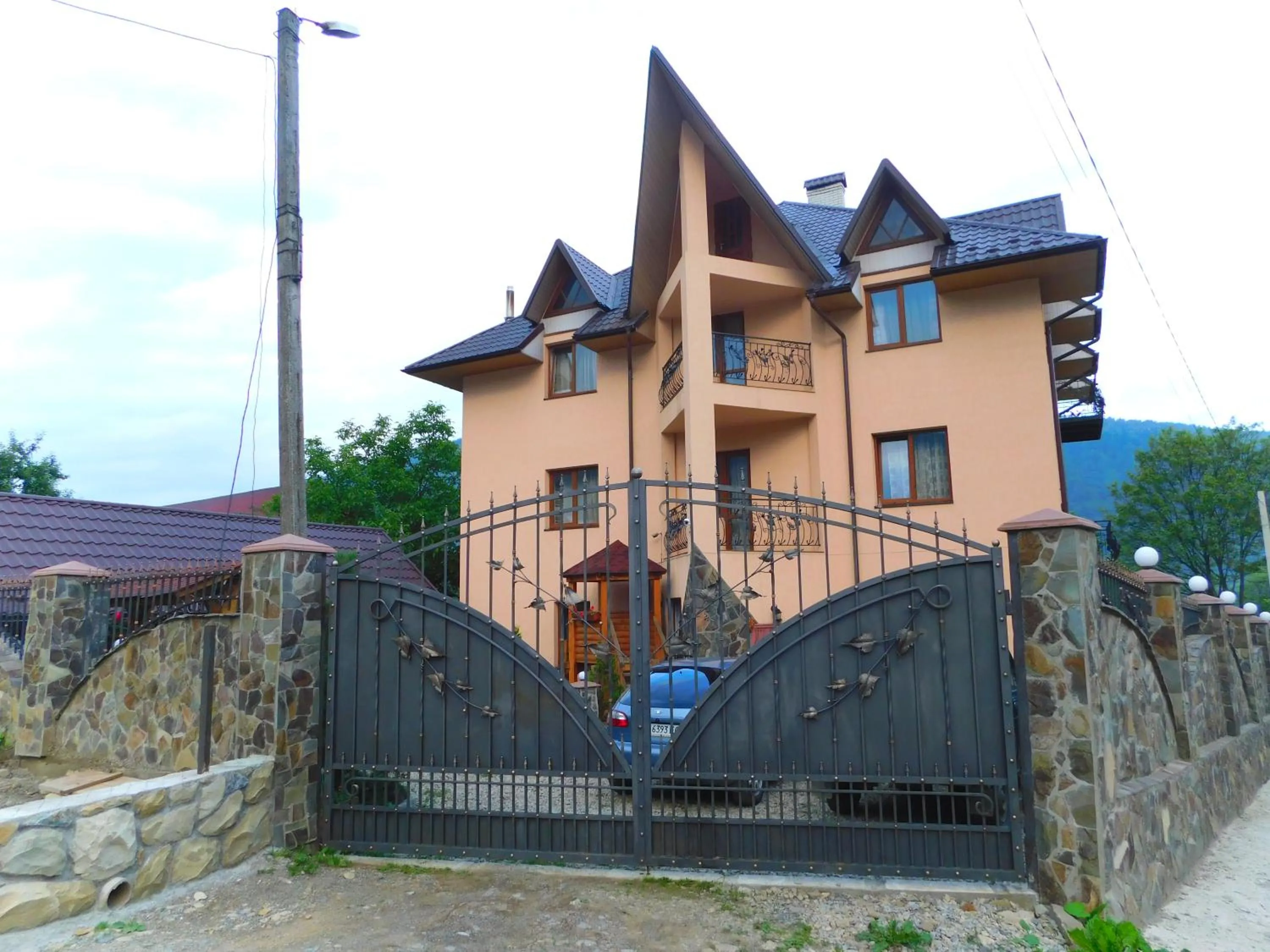 Property building in Glanz