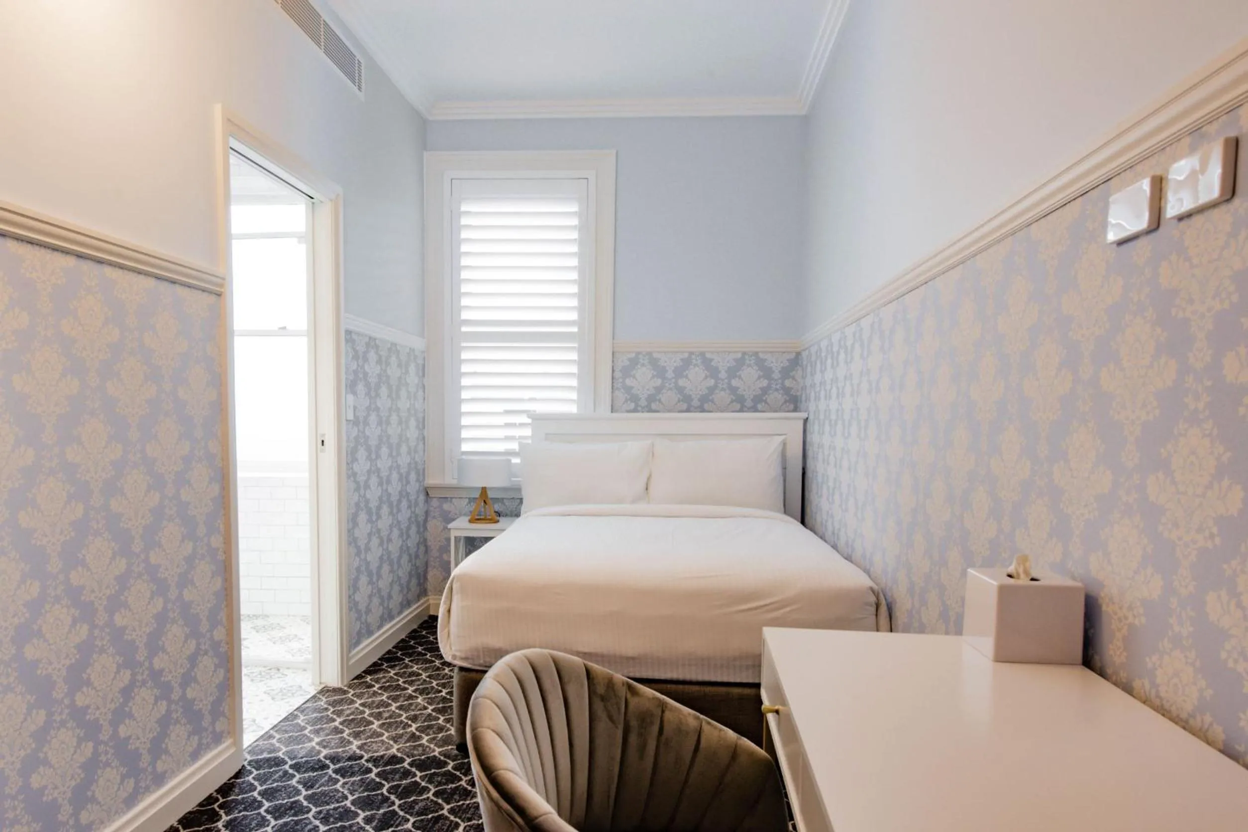 Photo of the whole room, Bed in Bankstown Hotel