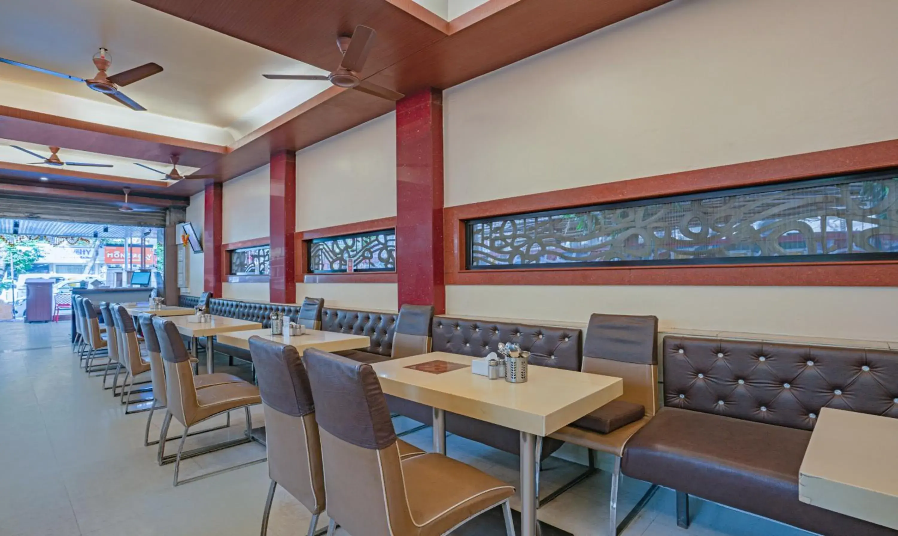 Restaurant/places to eat in Treebo Atithi Inn Malad Restaurant/places to eat in Treebo Atithi Inn Malad