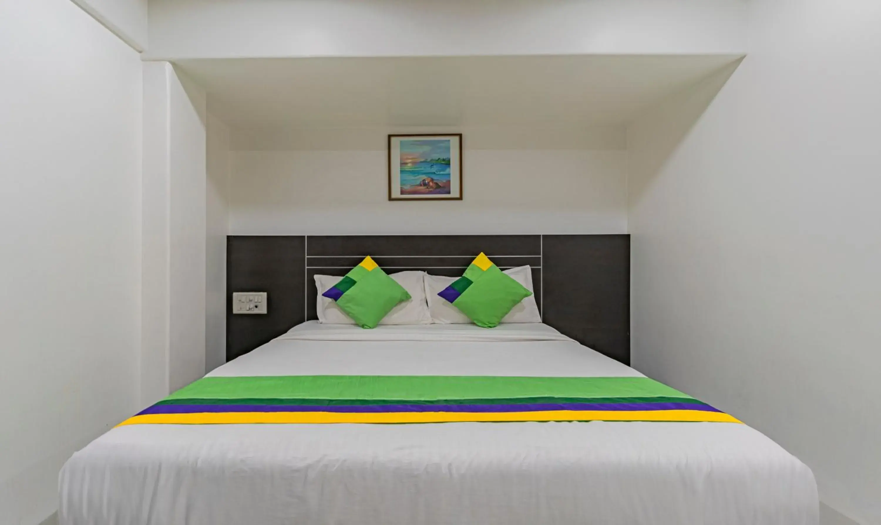 Bedroom, Bed in Treebo Atithi Inn Malad Bedroom, Bed in Treebo Atithi Inn Malad