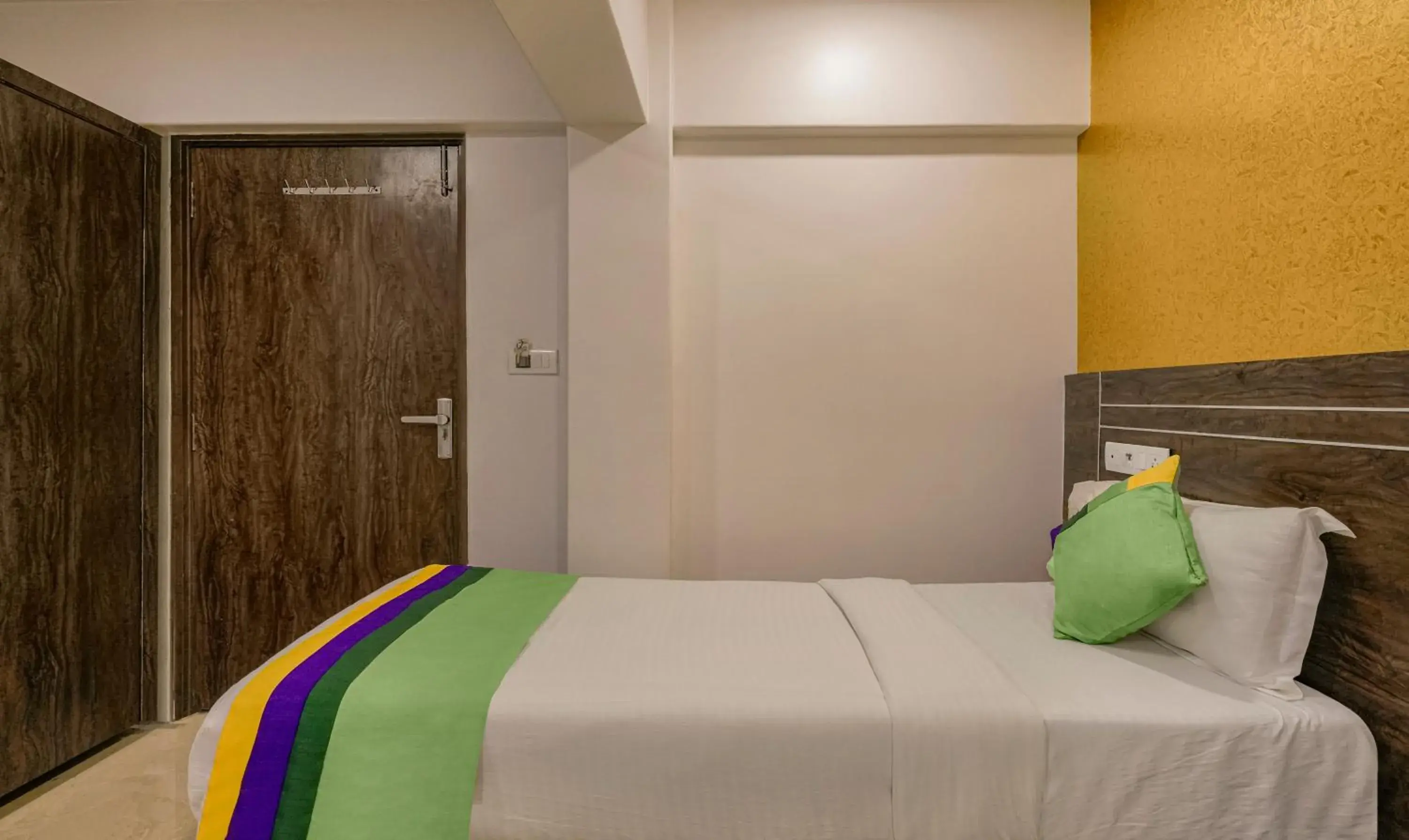 Bedroom, Bed in Treebo Atithi Inn Malad Bedroom, Bed in Treebo Atithi Inn Malad