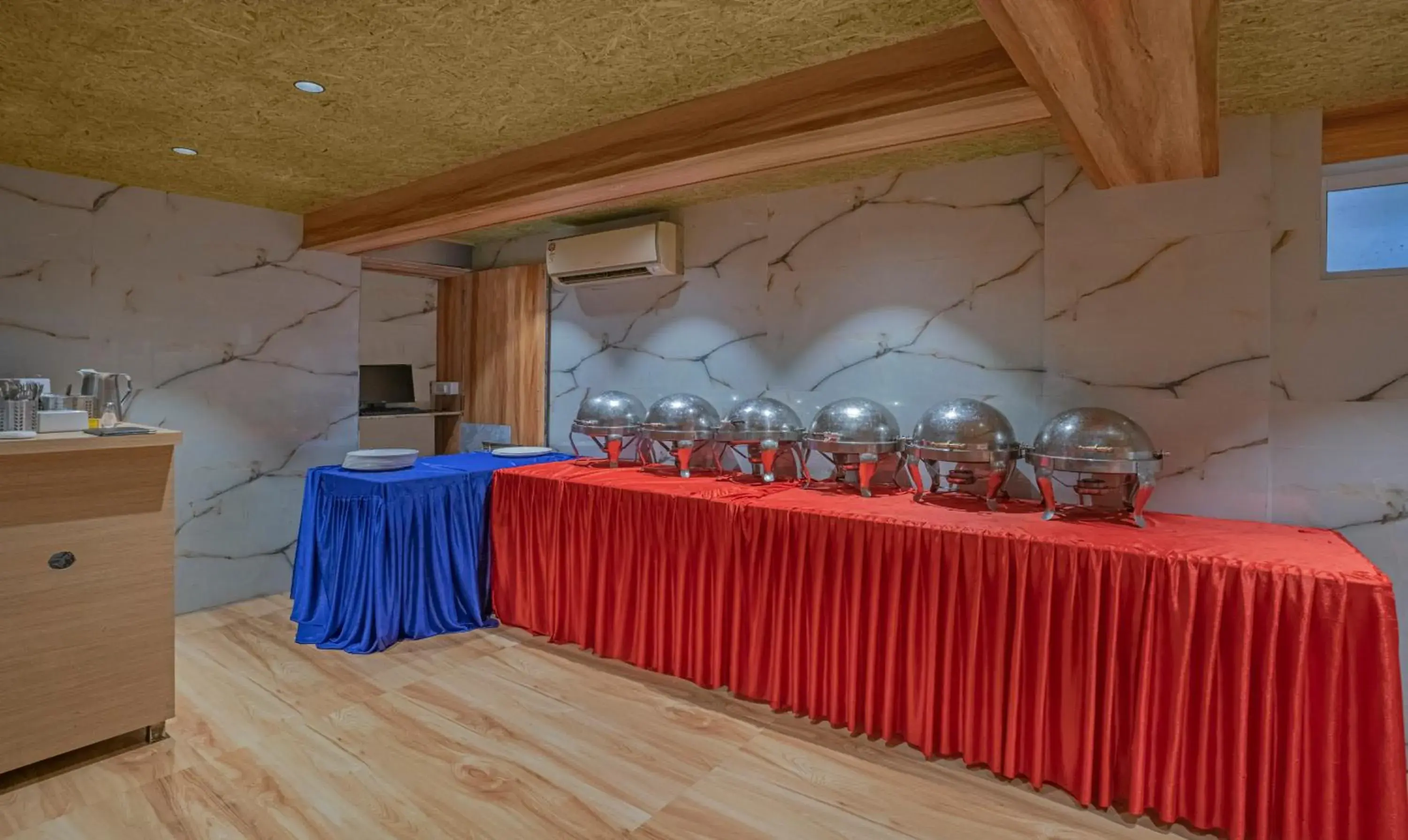 Food and drinks in Treebo Atithi Inn Malad Food and drinks in Treebo Atithi Inn Malad