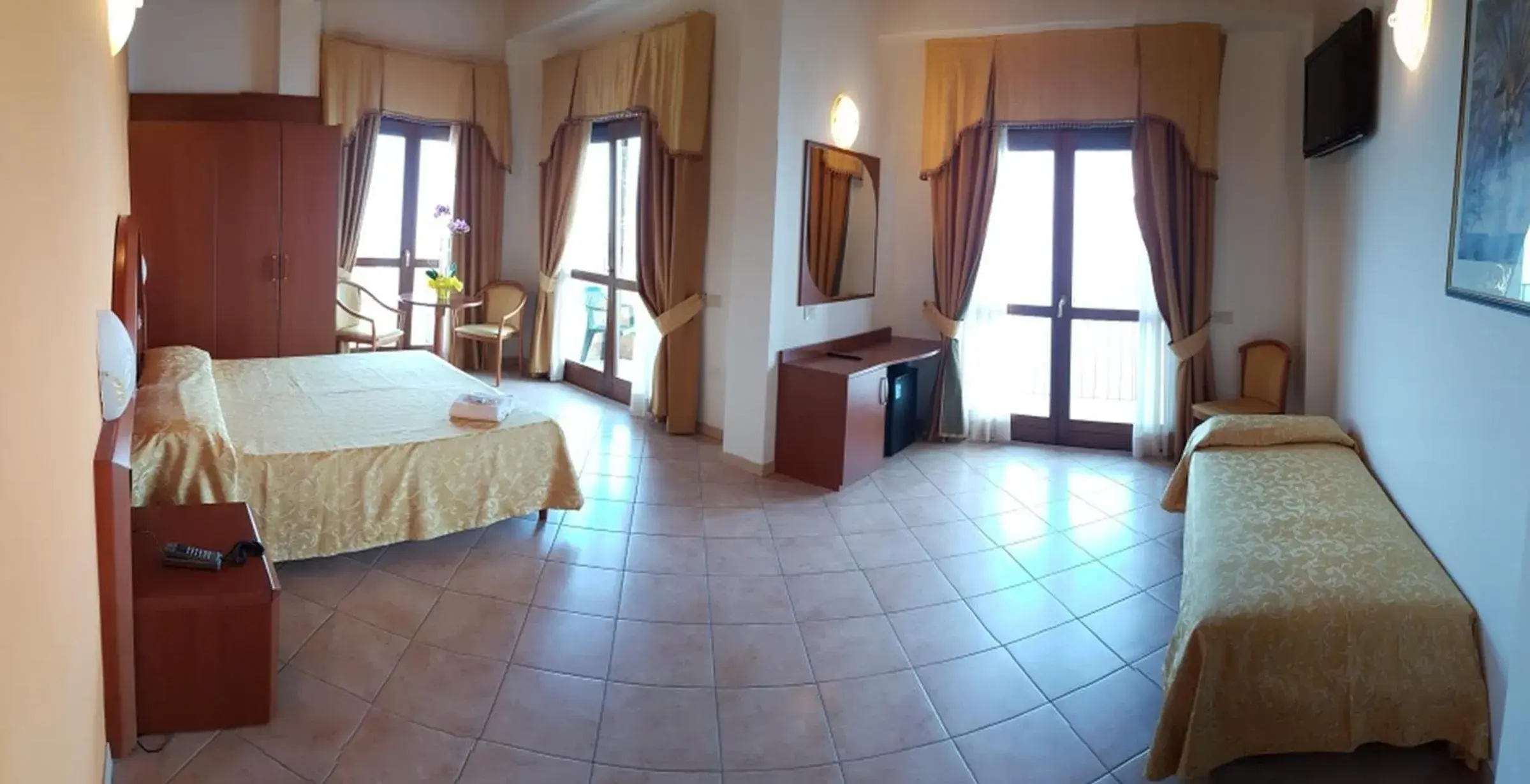 Family Room with Lake View in All Inclusive Hotel Piccolo Paradiso Family Room with Lake View in All Inclusive Hotel Piccolo Paradiso