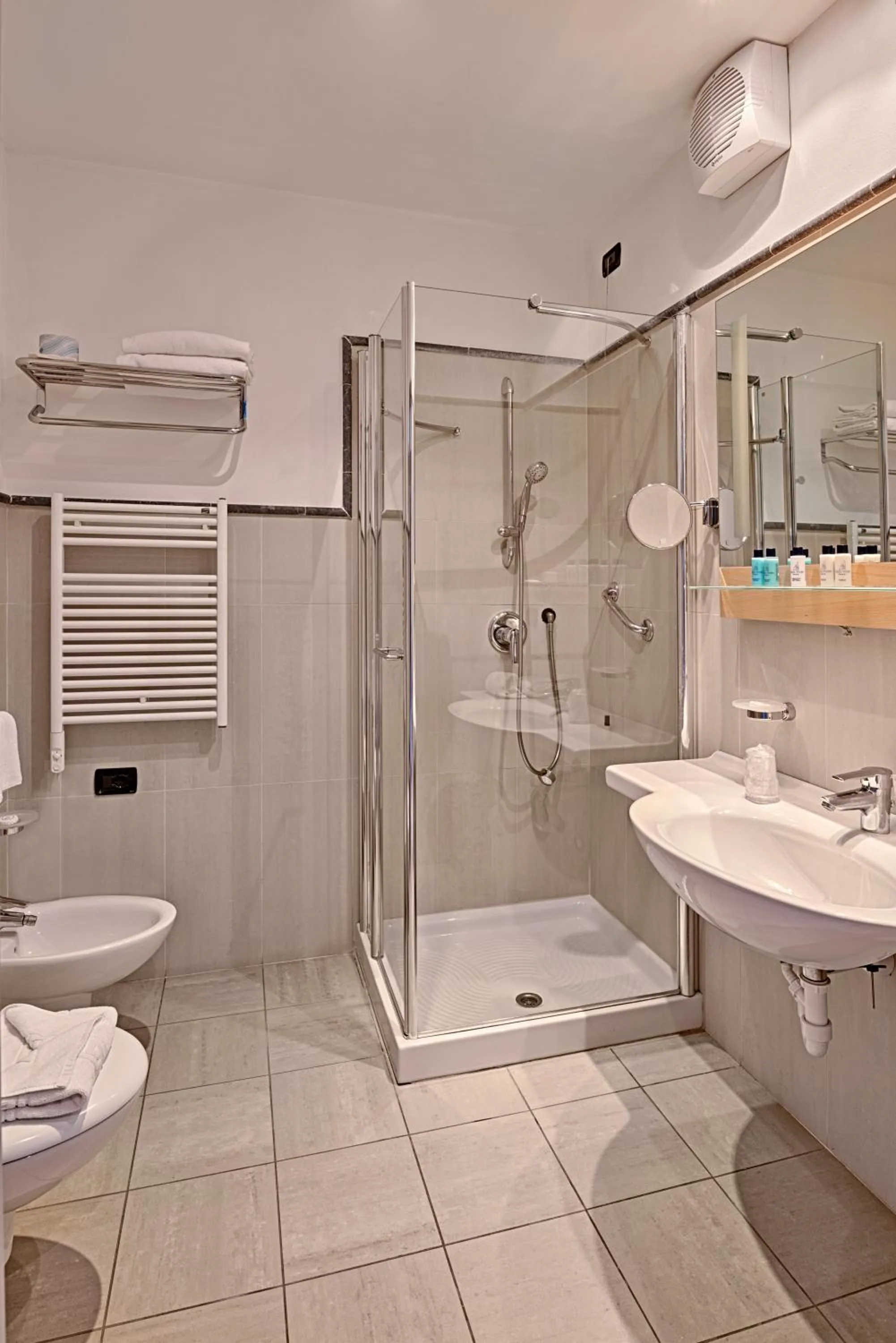 Shower in Aregai Marina Hotel & Residence