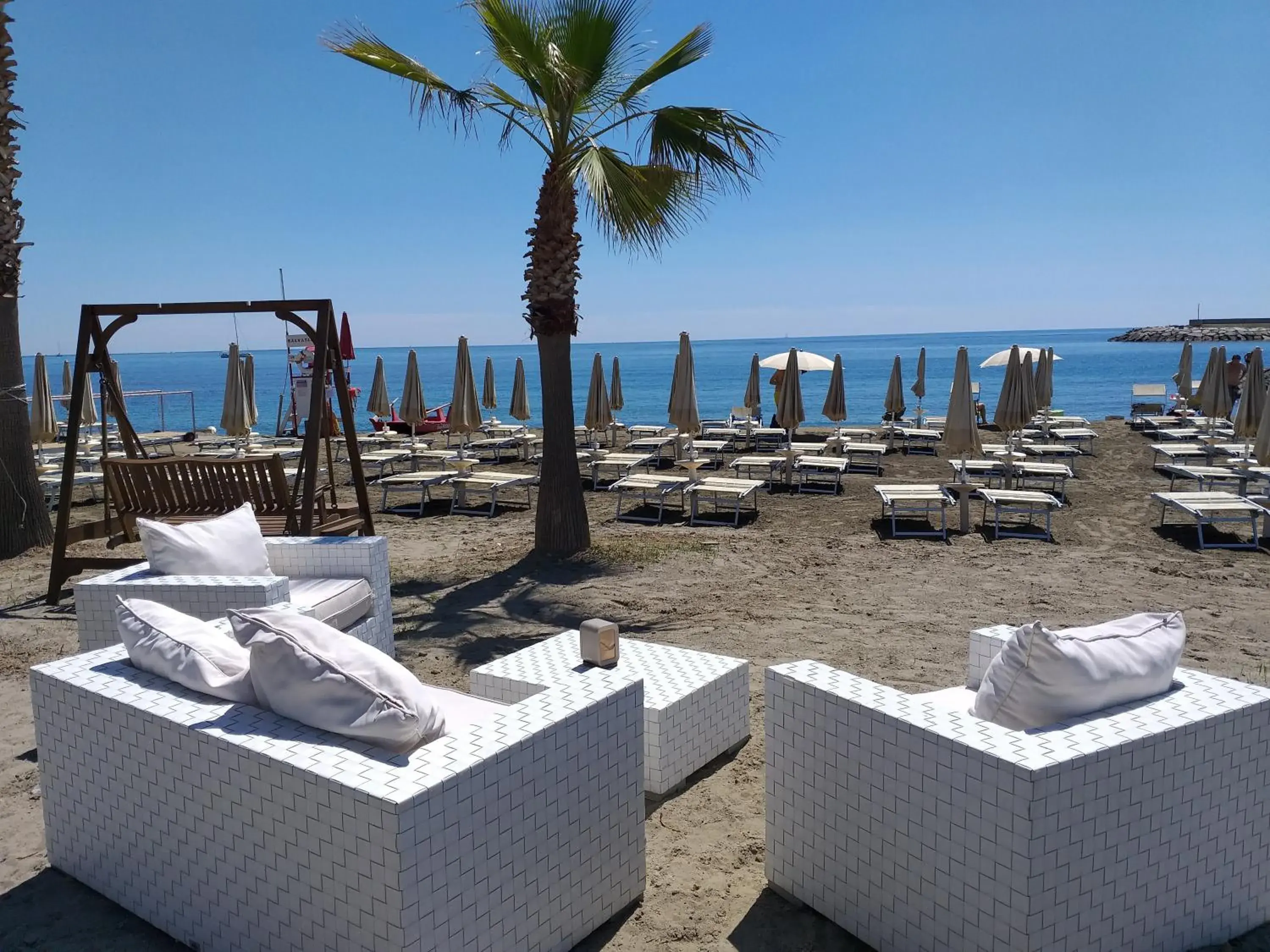 Restaurant/places to eat in Aregai Marina Hotel & Residence Restaurant/places to eat in Aregai Marina Hotel & Residence