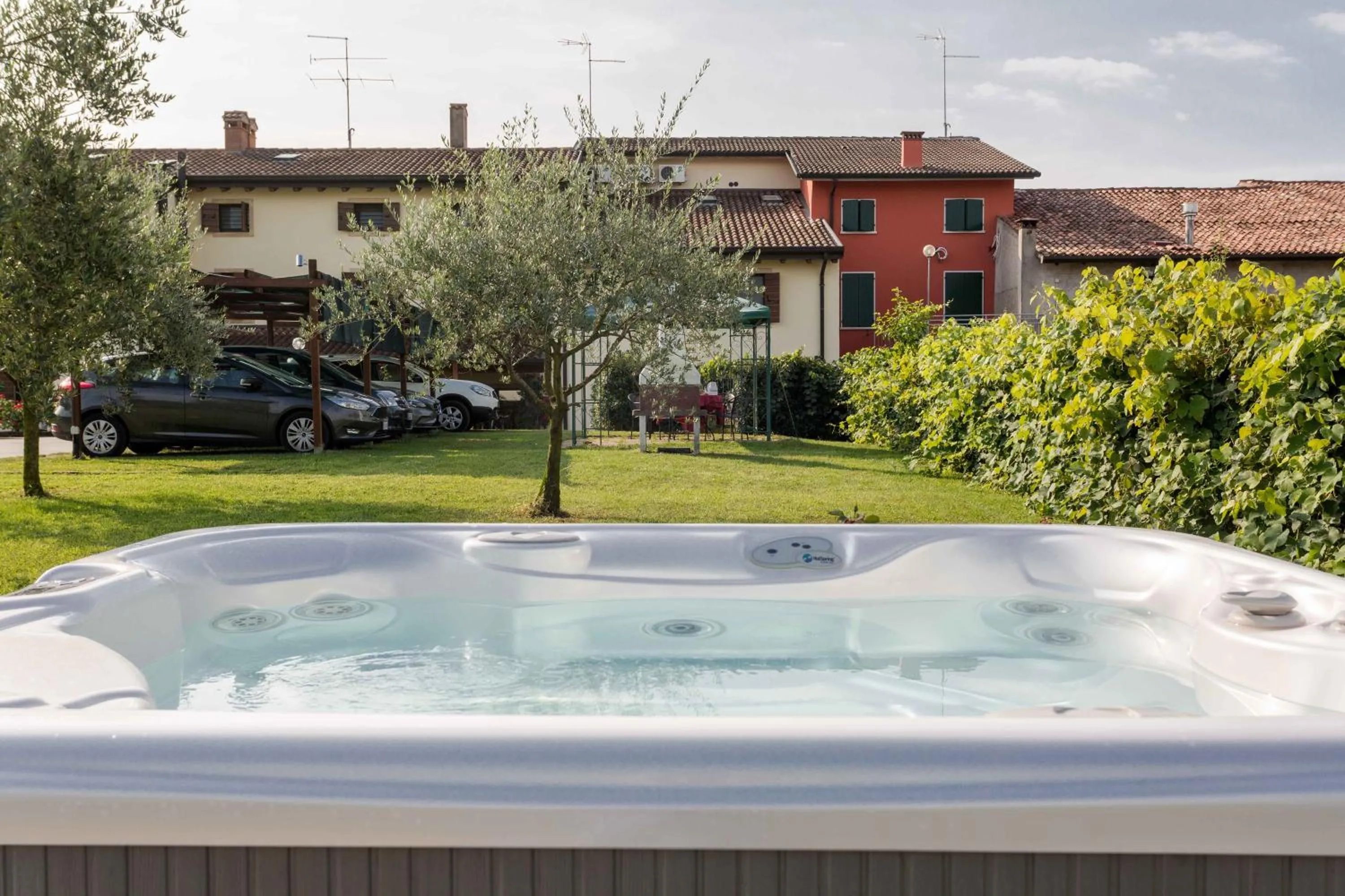 Hot Tub in Agriturismo Al Tralcio