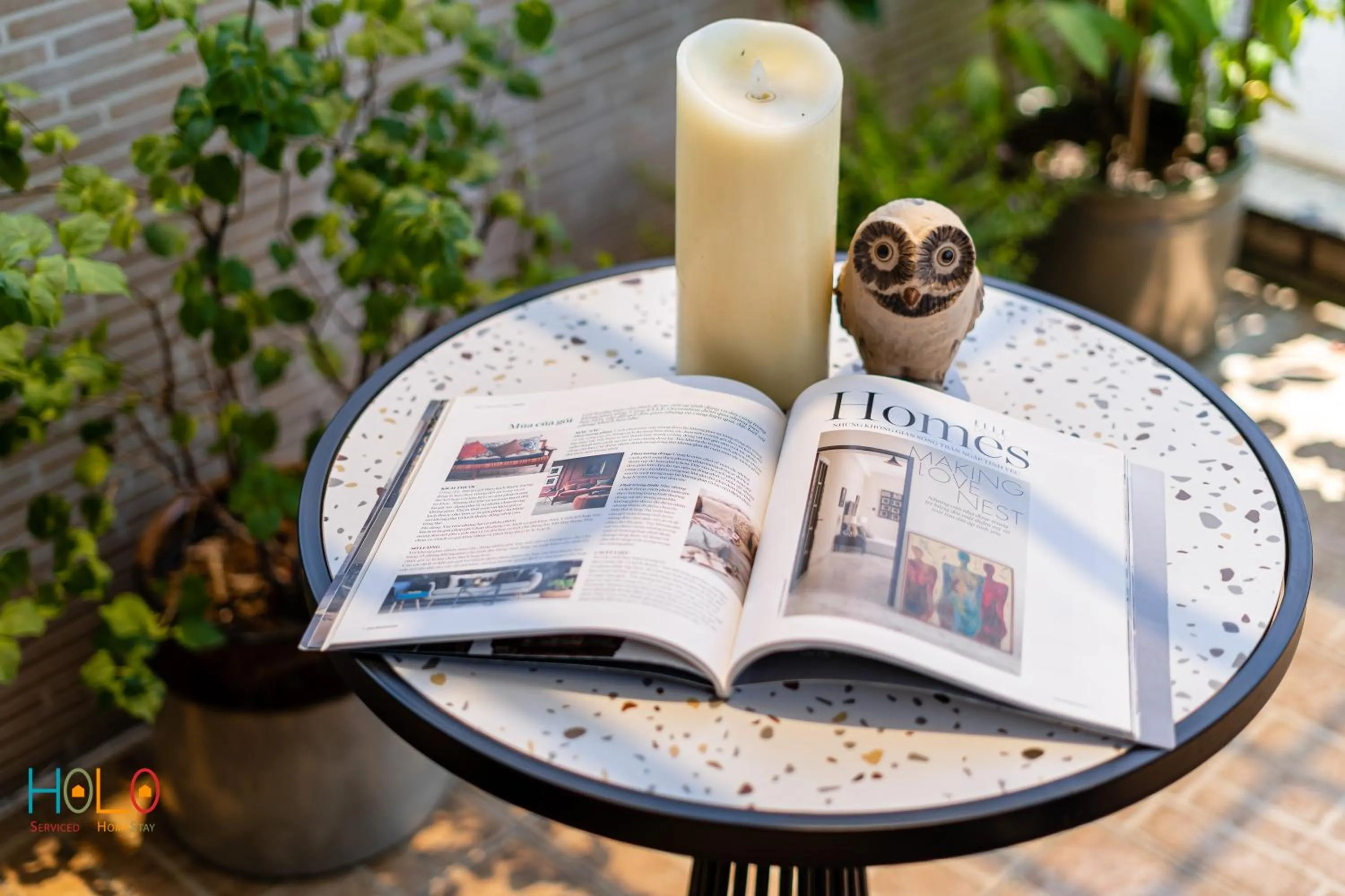 Communal lounge/ TV room in HoLo Central Saigon - Serviced HomeStay