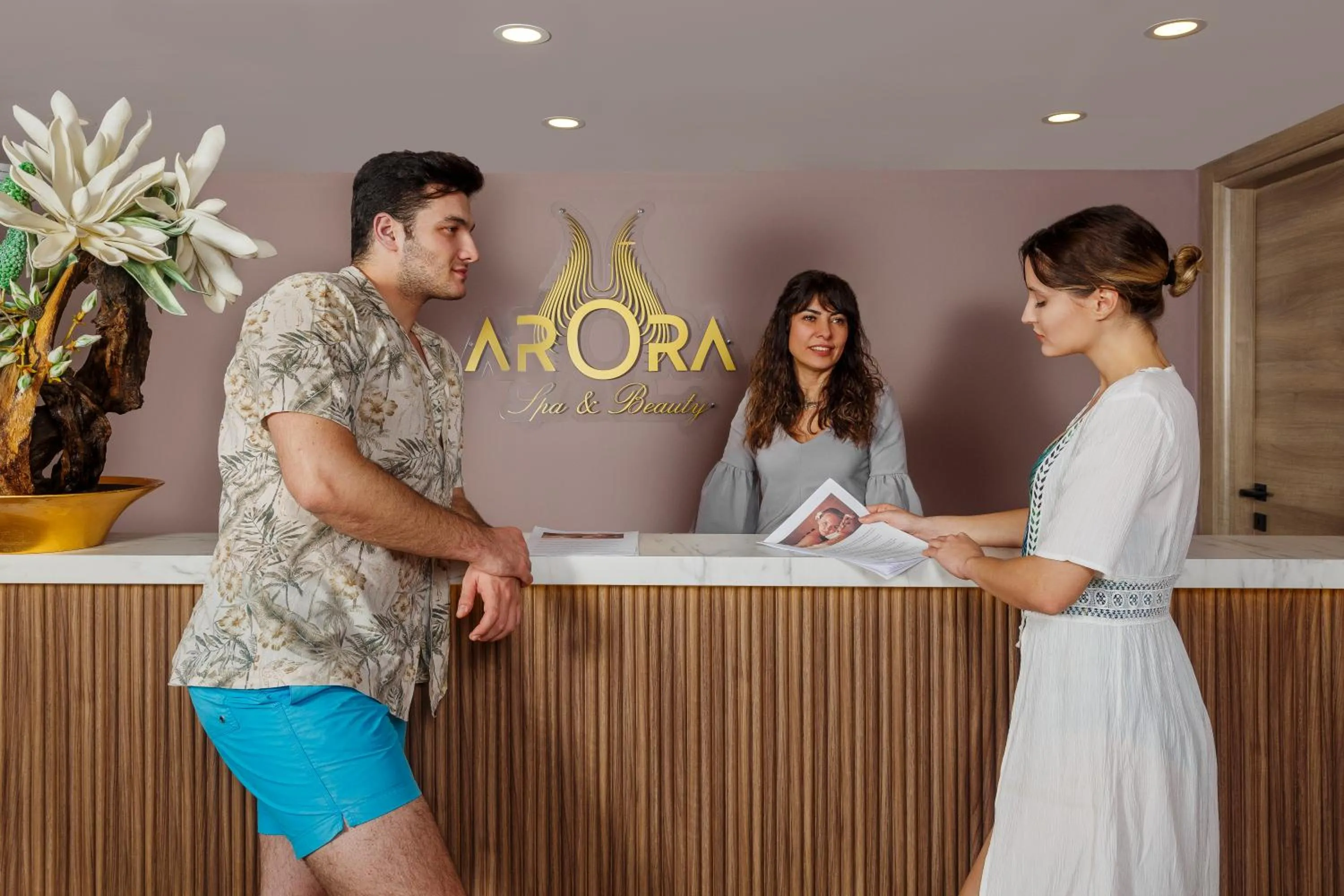 People in Optimum Luxury Hotel&Spa