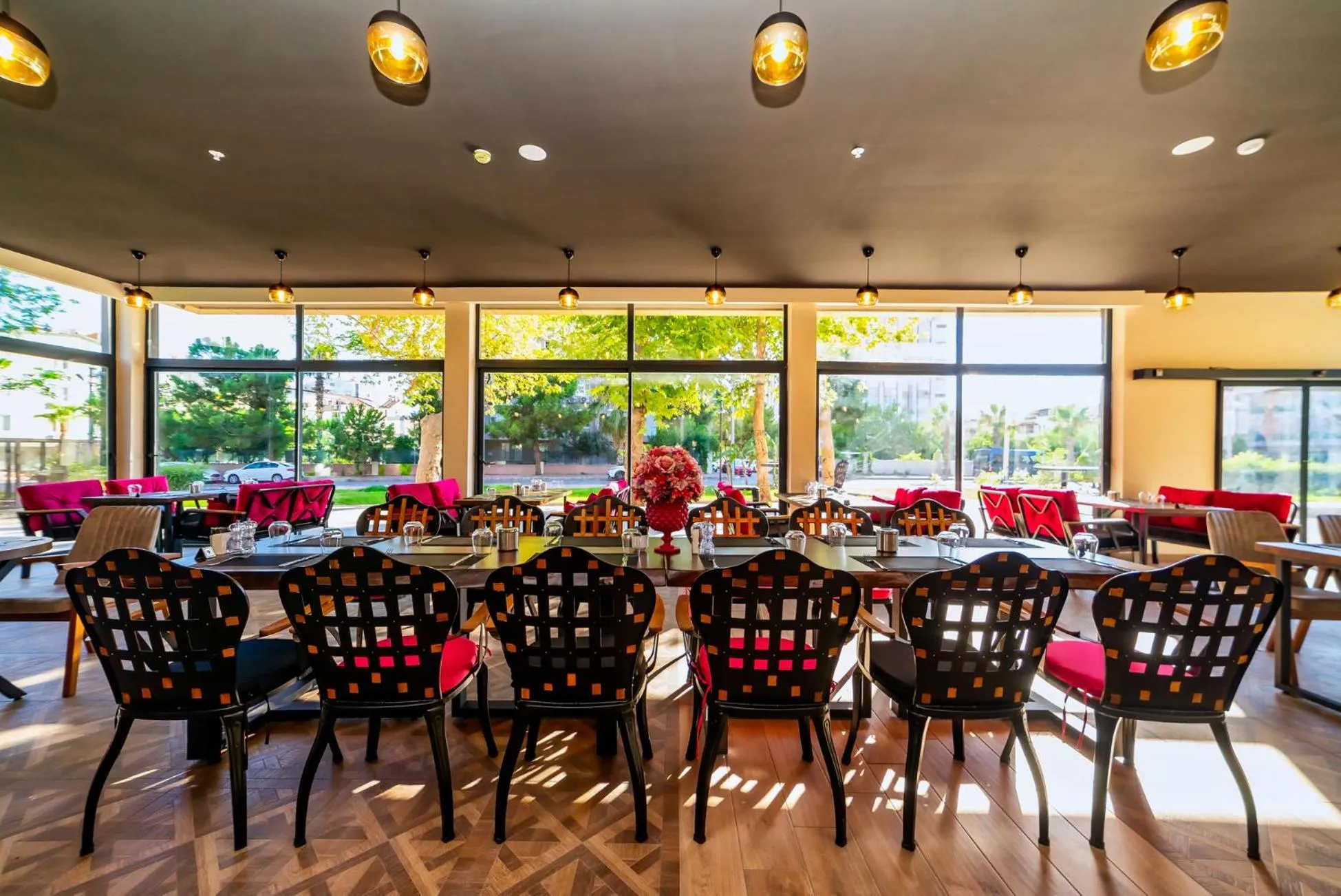 Restaurant/places to eat in Optimum Luxury Hotel&Spa