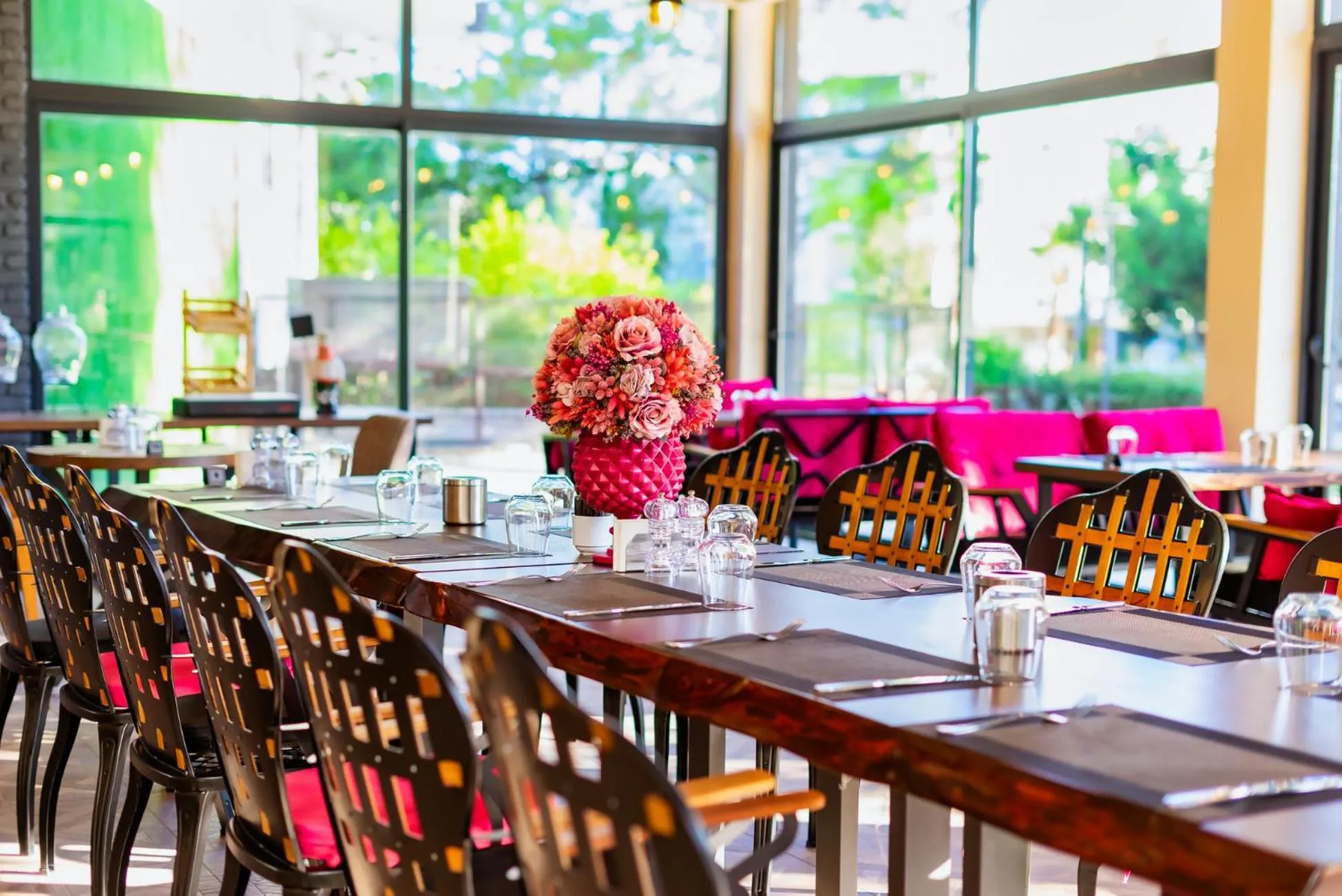 Restaurant/places to eat in Optimum Luxury Hotel&Spa