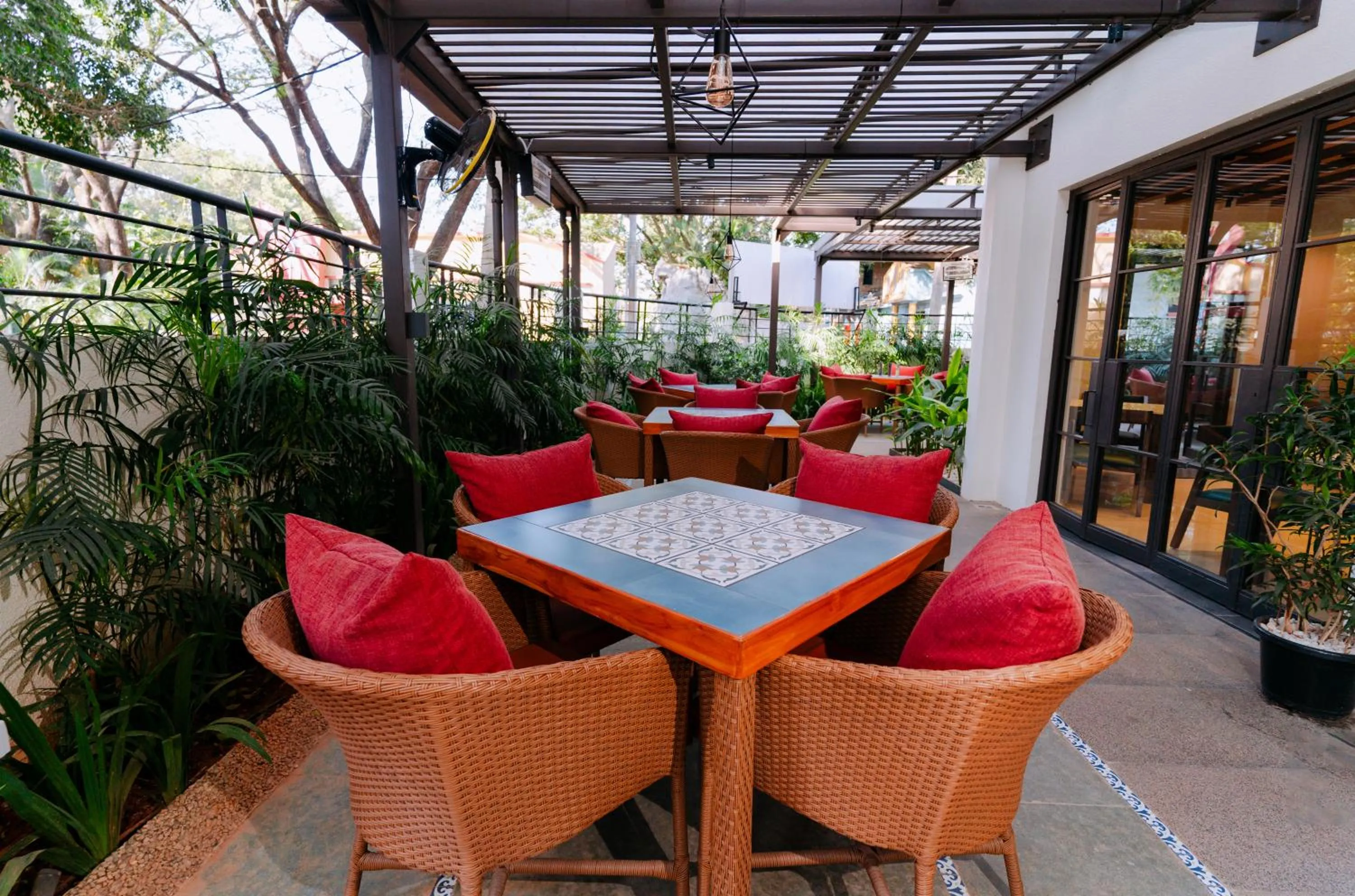 Restaurant/places to eat in Regal Business Suites