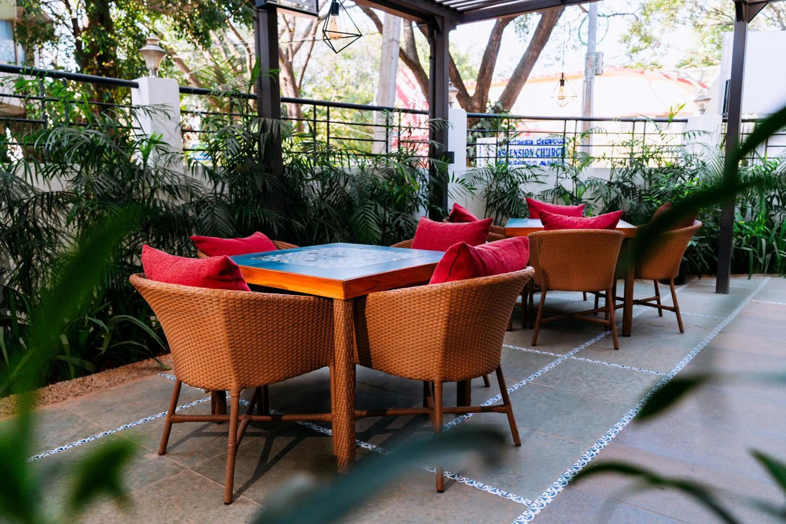 Restaurant/places to eat in Regal Business Suites