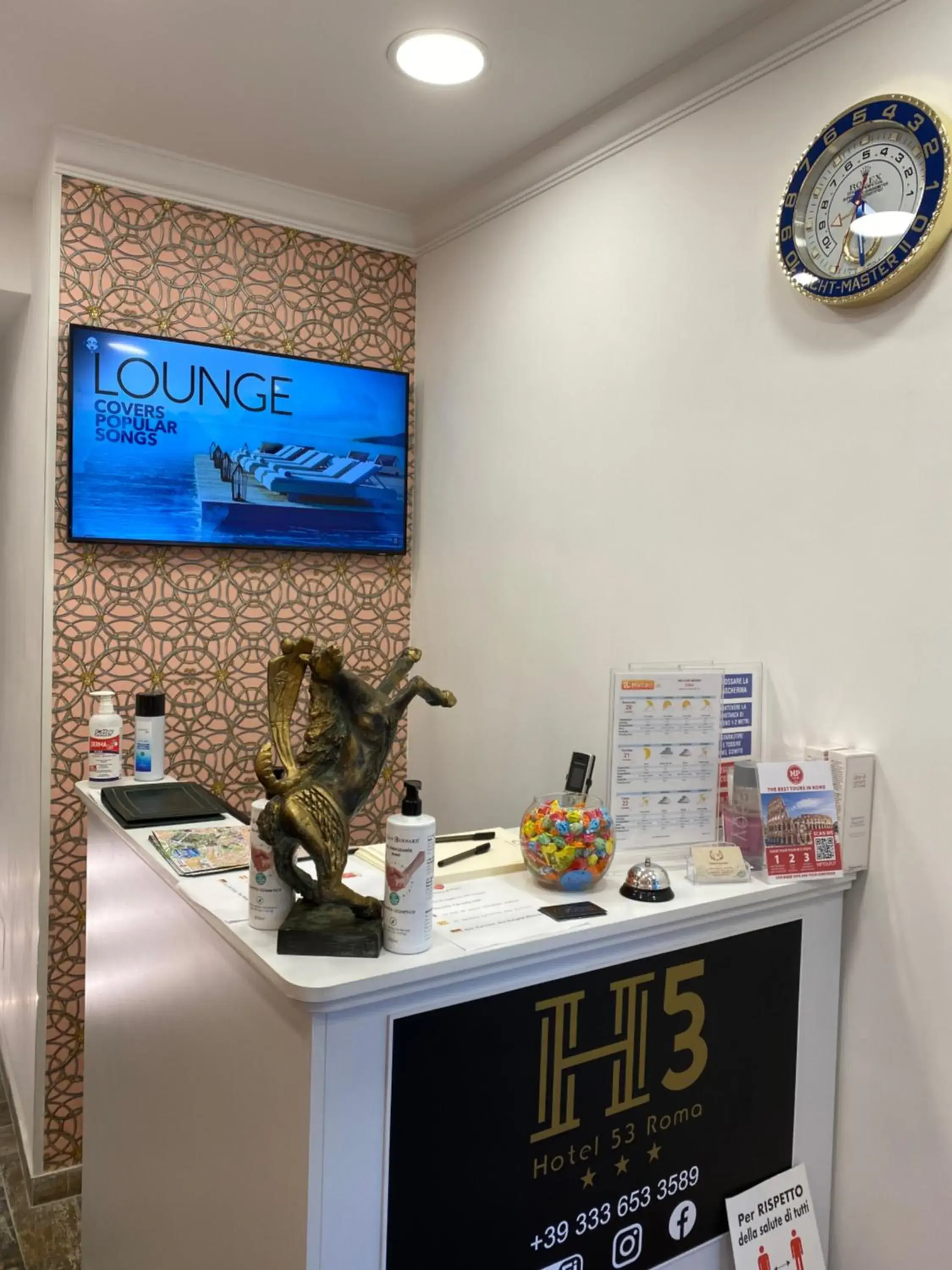 Lobby or reception in Hotel Cinquantatre Lobby or reception in Hotel Cinquantatre