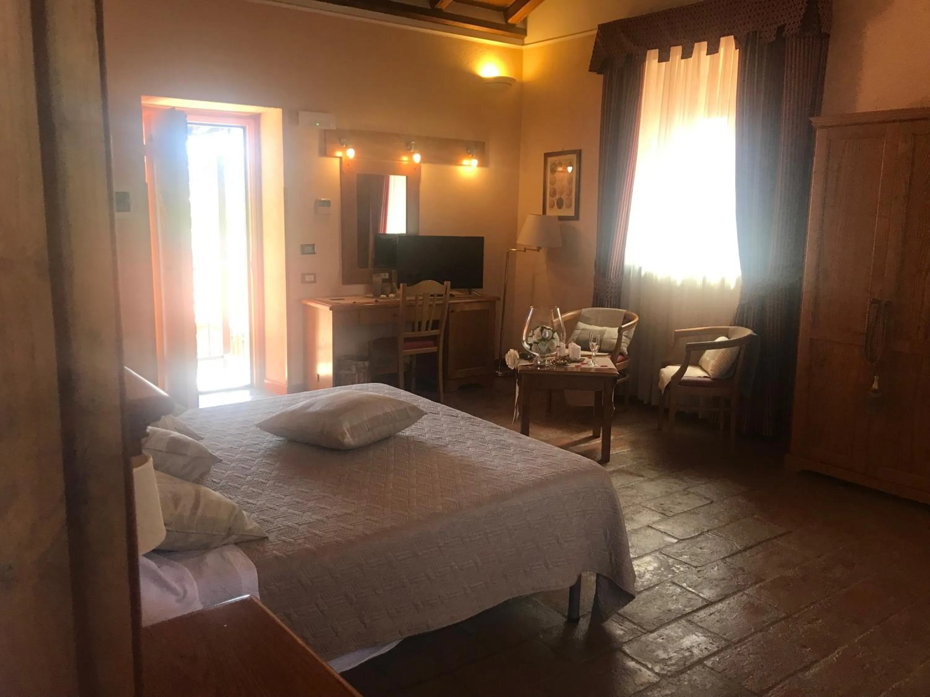 Photo of the whole room, Bed in Casale Certosa